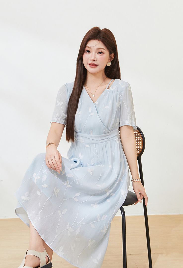 Plus Size V Neck Waist Tie Beach Vacation Dress Summer New Arrival FXQ7207