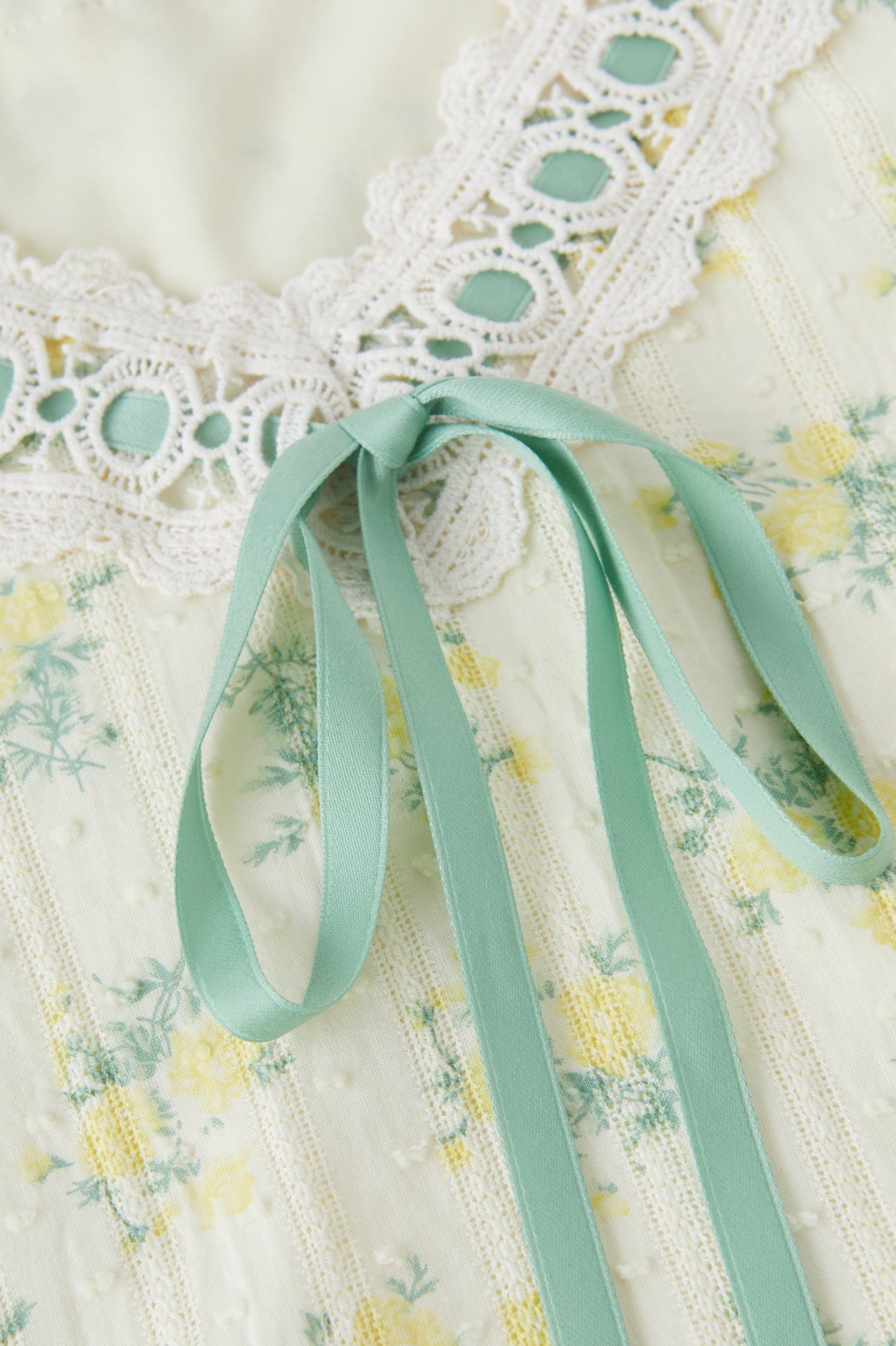 Lace Collar Floral Blouse EXA2981