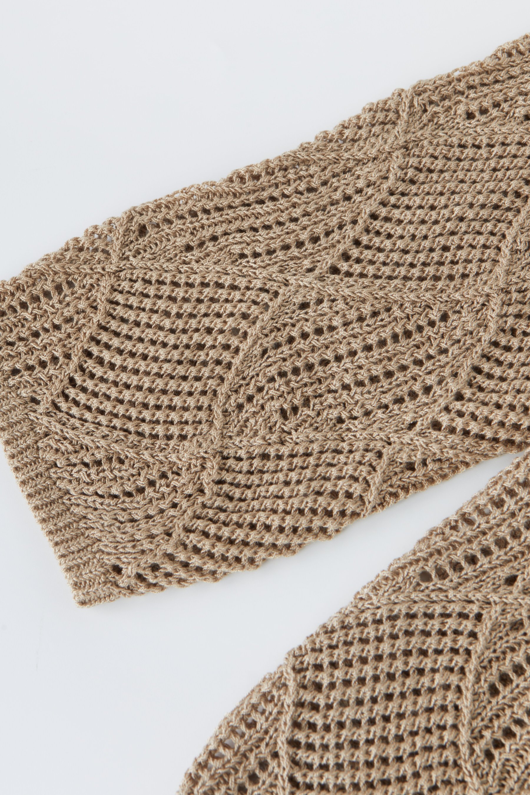 Round Neck Hollow Sweater DDMY1899