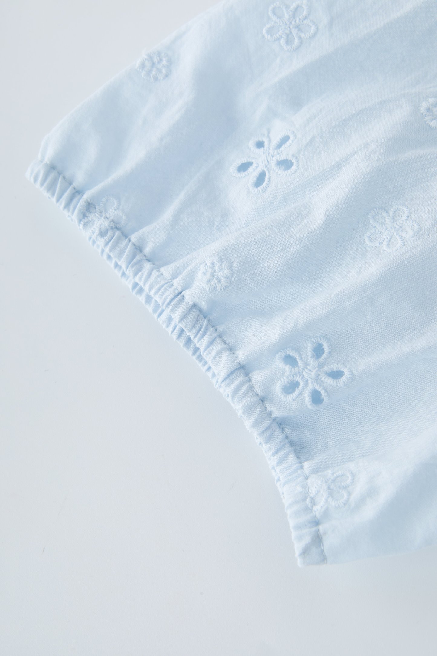 Embroidered Hollow Slimming Top EXA5307