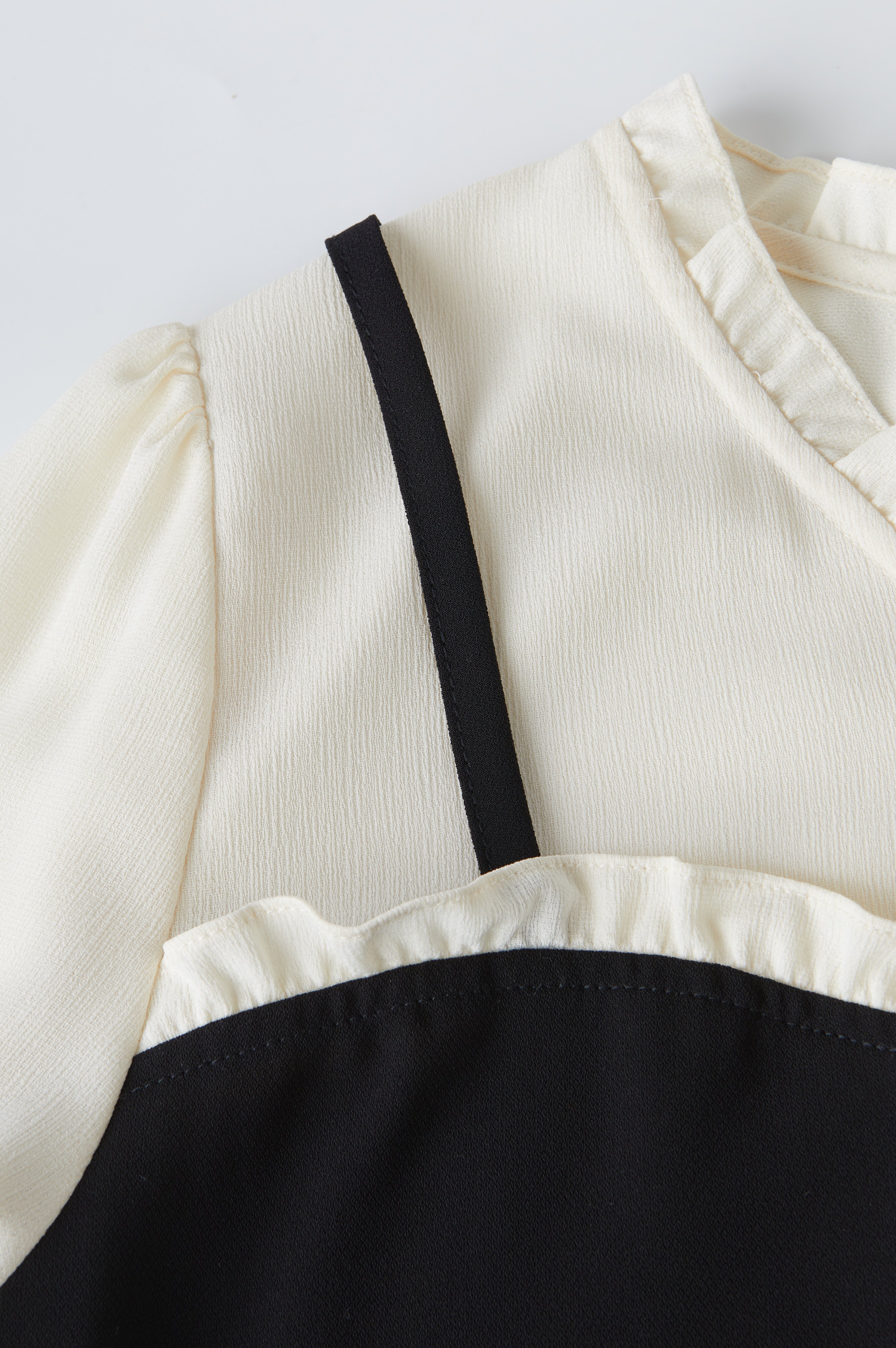 Fake Two-Piece Patchwork Ruffle Blouse ECA2381