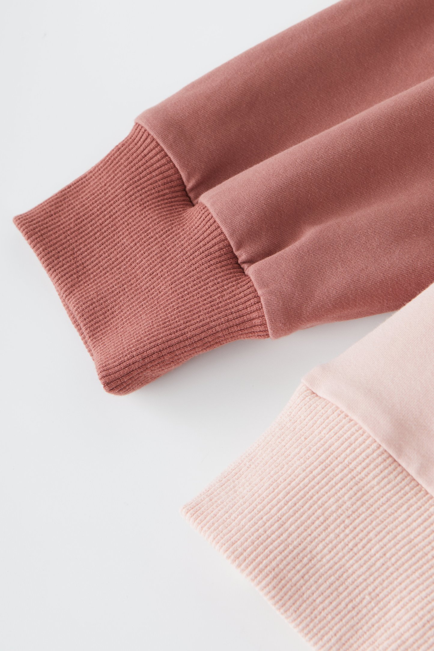 Color Block Raglan Letter Print Sweatshirt ECZ1235N