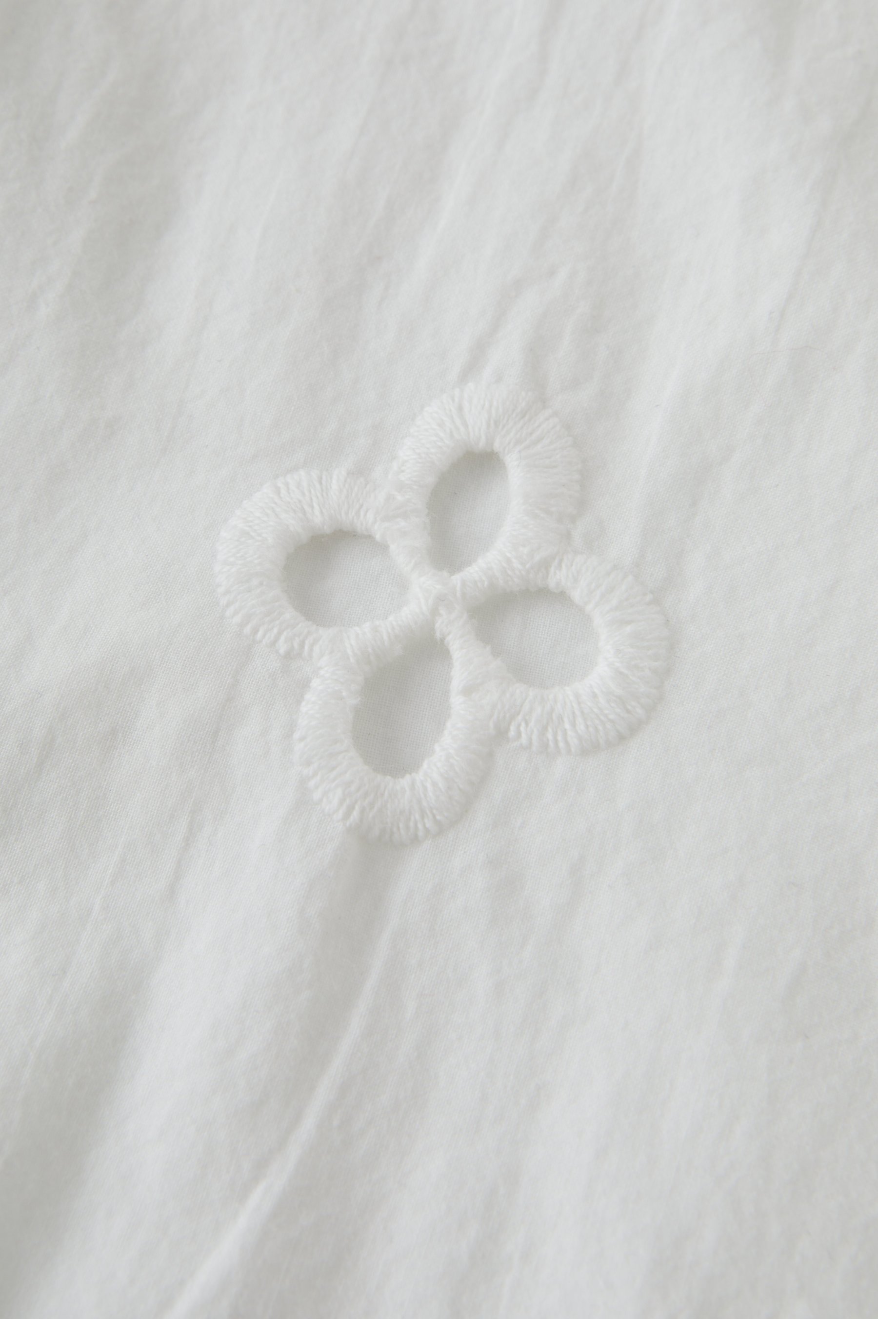 Curved Hem Elegant Embroidered Shirt ECA2577