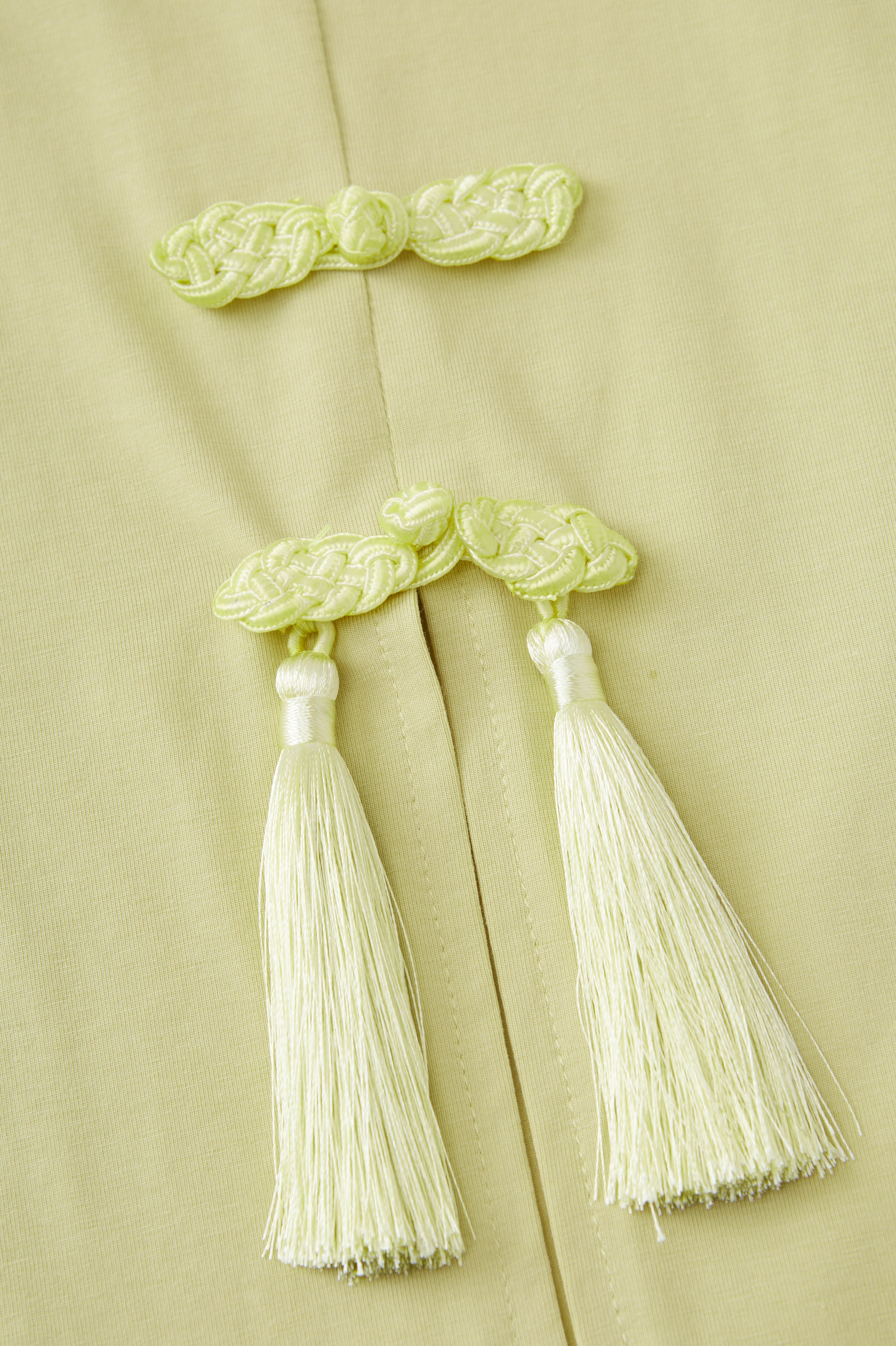 3D Embroidered Side Slit T-Shirt DXZ1361