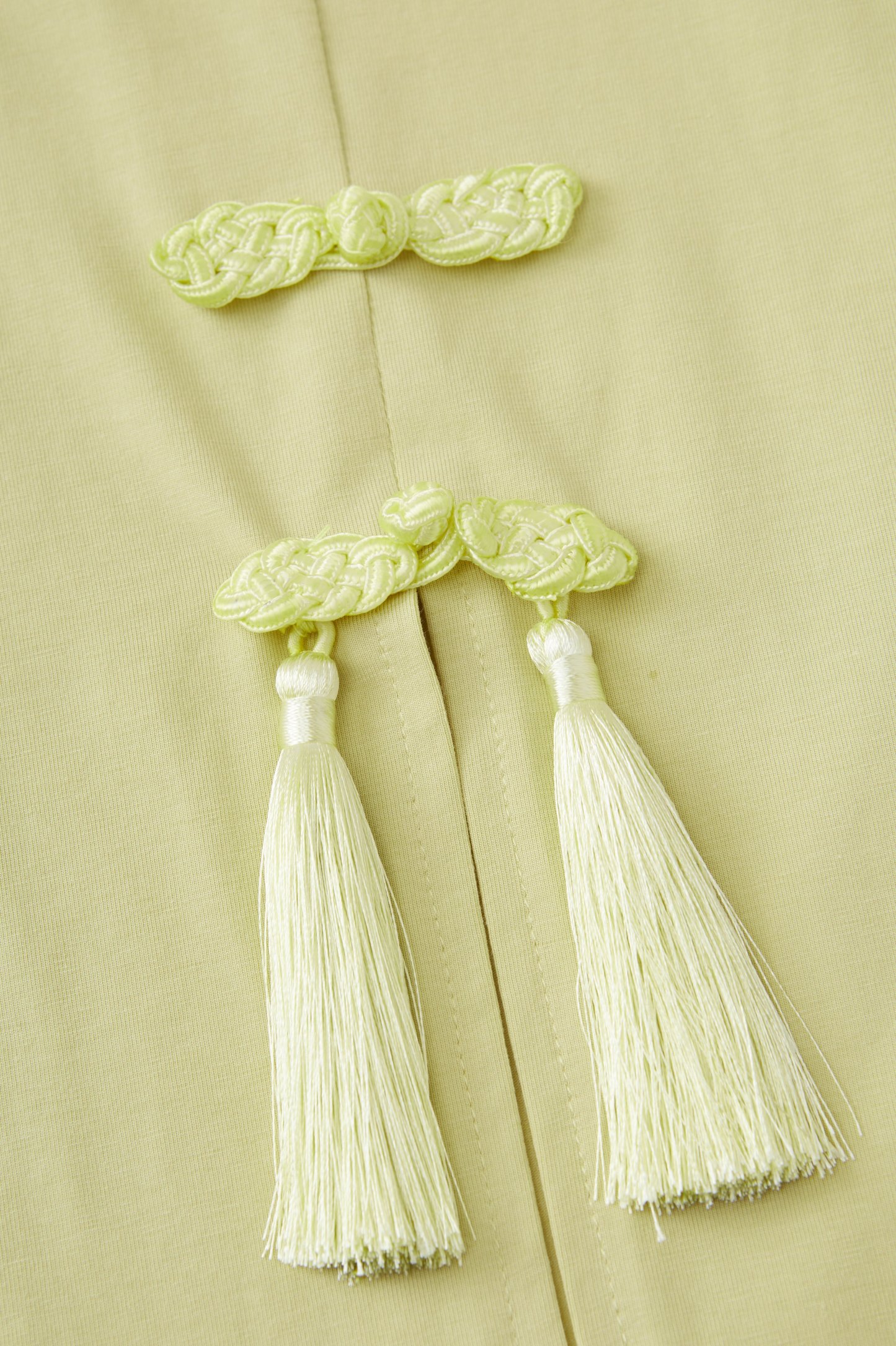 3D Embroidered Side Slit T-Shirt DXZ1361