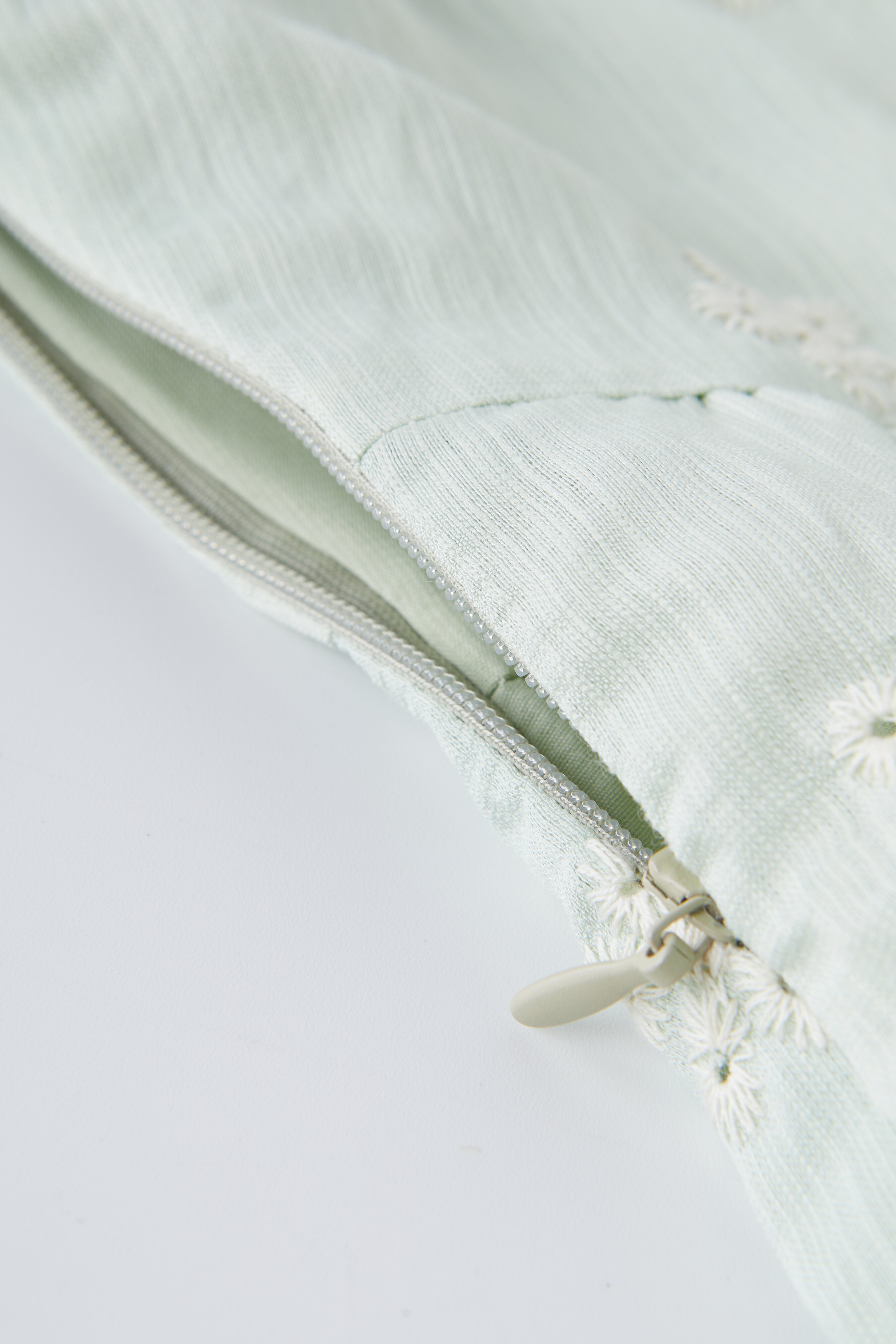 Embroidered Small V-neck Elegant Dress EXQ5086