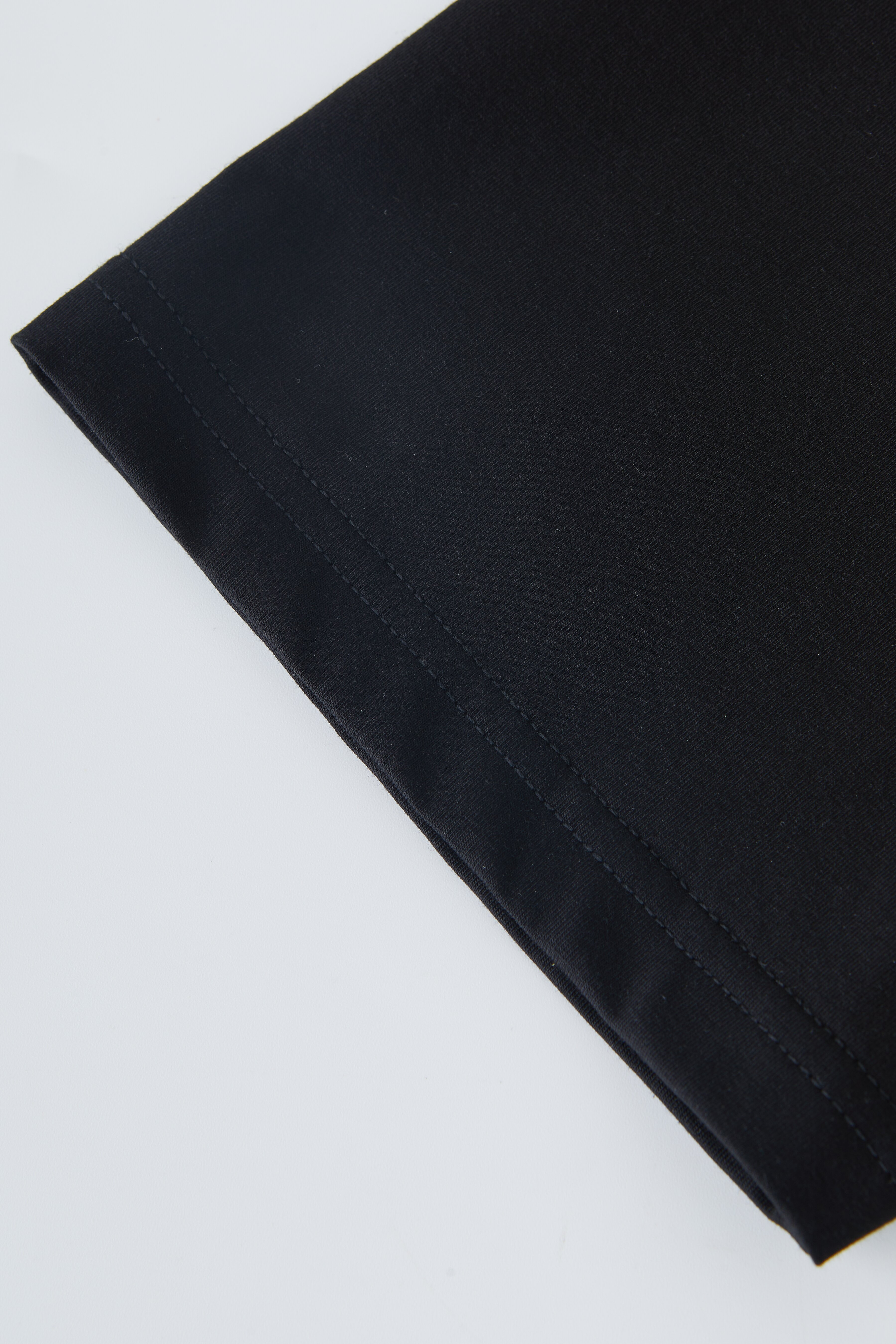 Off-Shoulder Graffiti Print Youthful Top EXZ3010