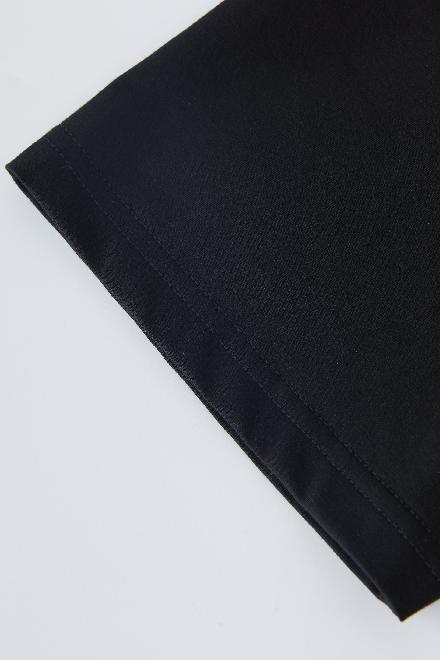 Off-Shoulder Graffiti Print Youthful Top EXZ3010