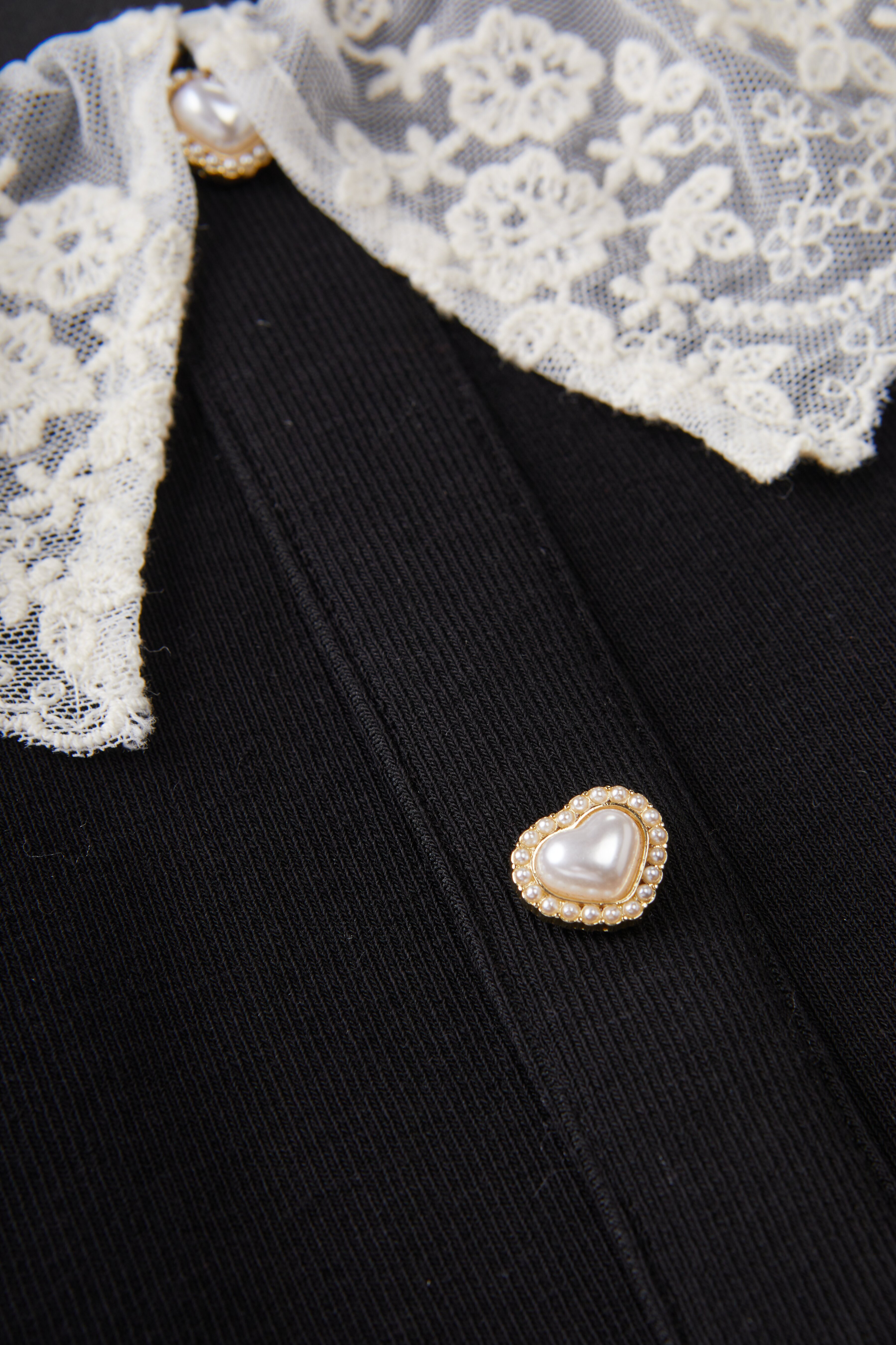 Spliced Round Neck Youthful Blouse EDA5839