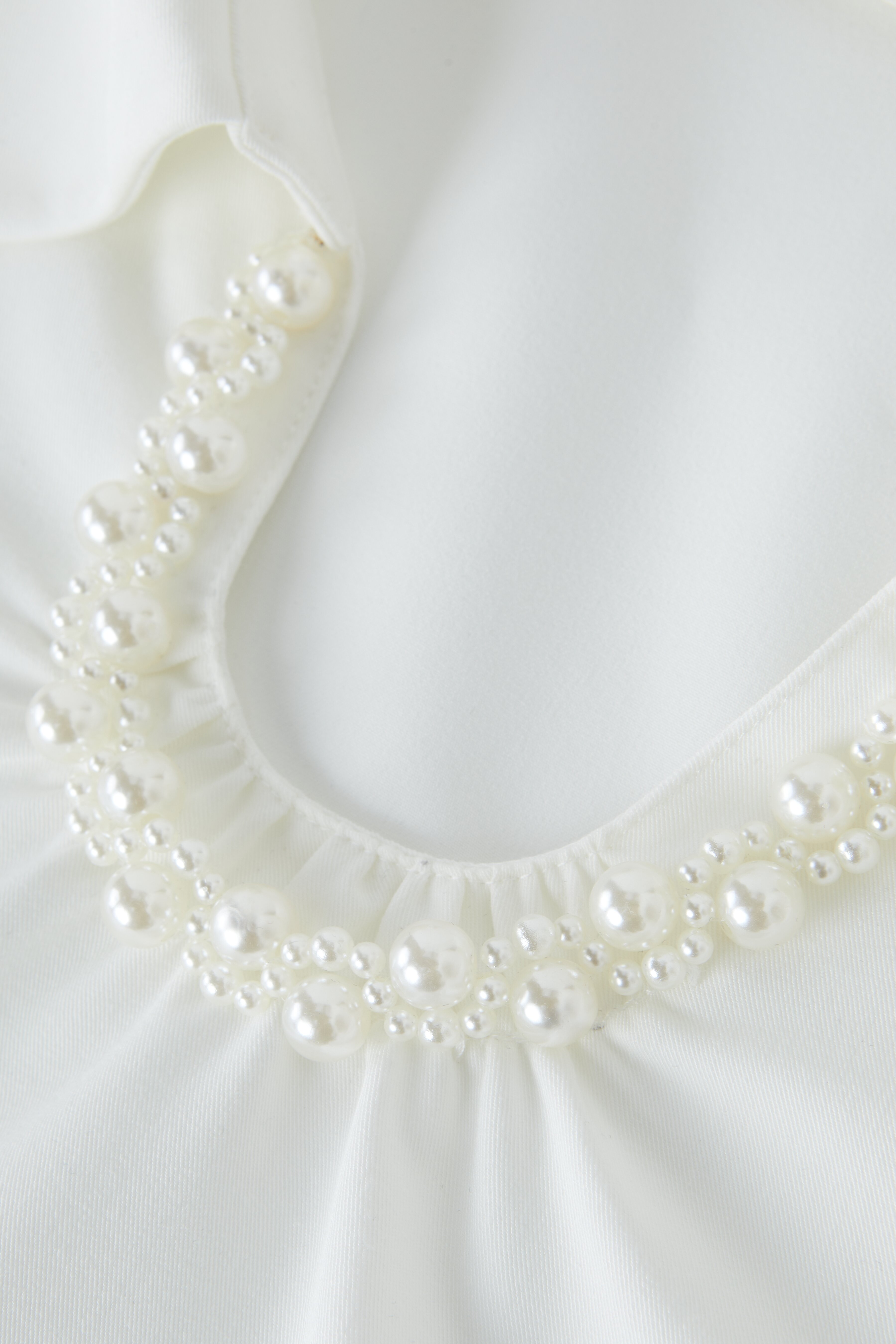 Solid Color Pearl Decorated Top EXA5222