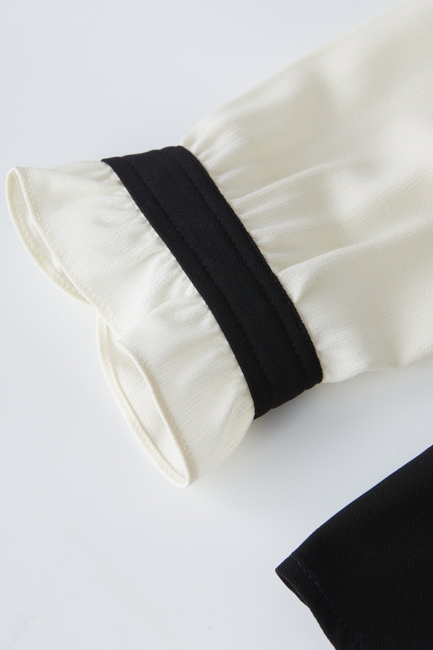 Fake Two-Piece Patchwork Ruffle Blouse ECA2381