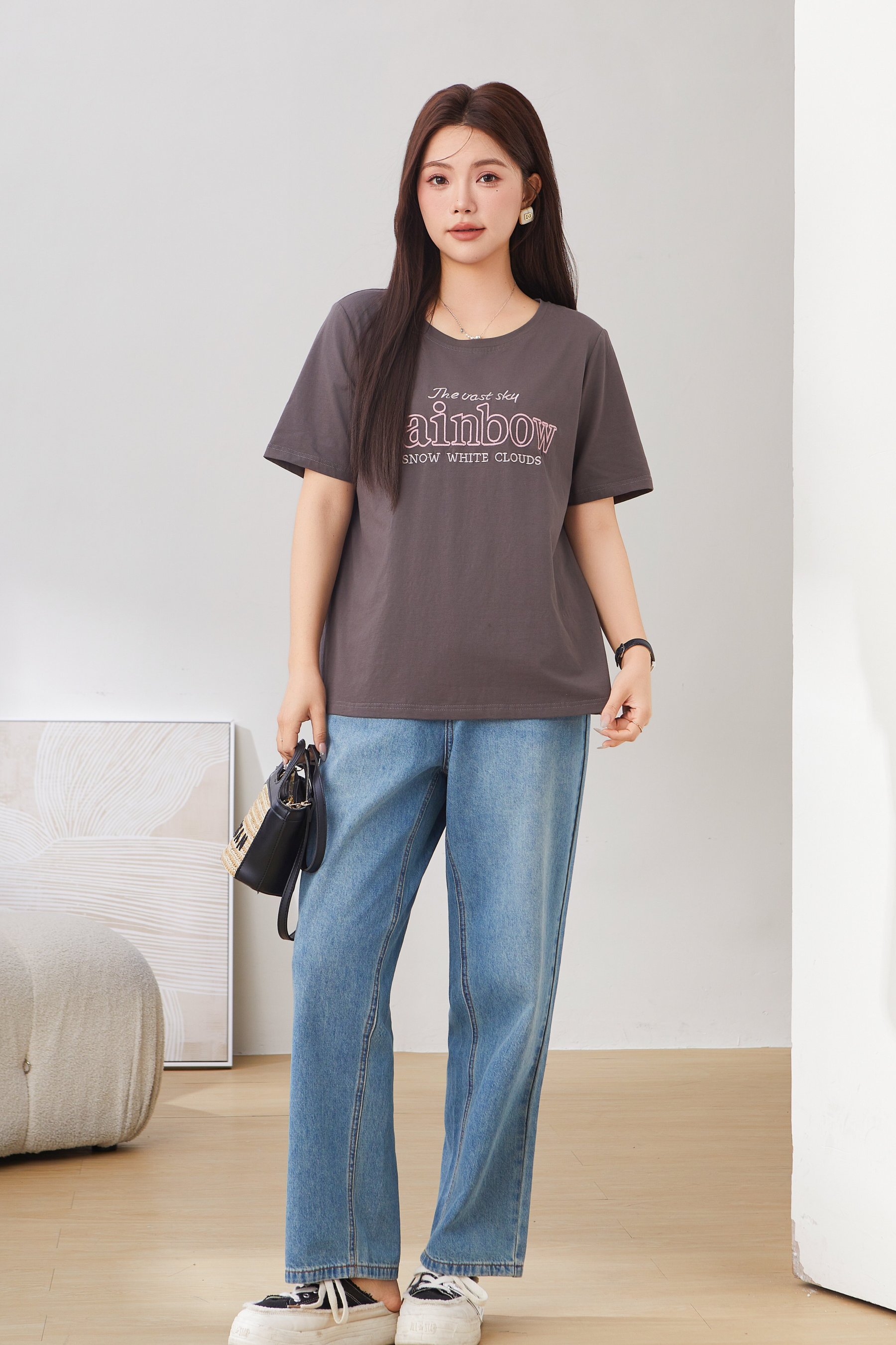 Round Neck Letter Embroidery Fashion Top EXZ2900