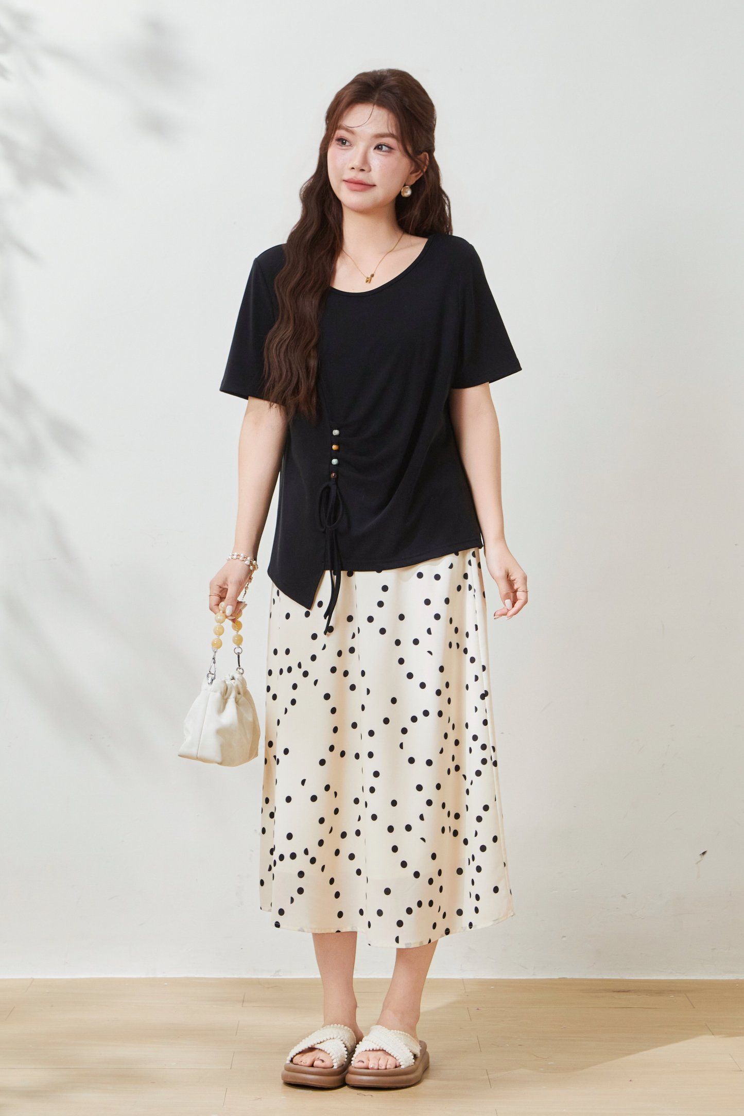 Round-neck, waist-cinching Tencel knit T-shirt FXZ7072