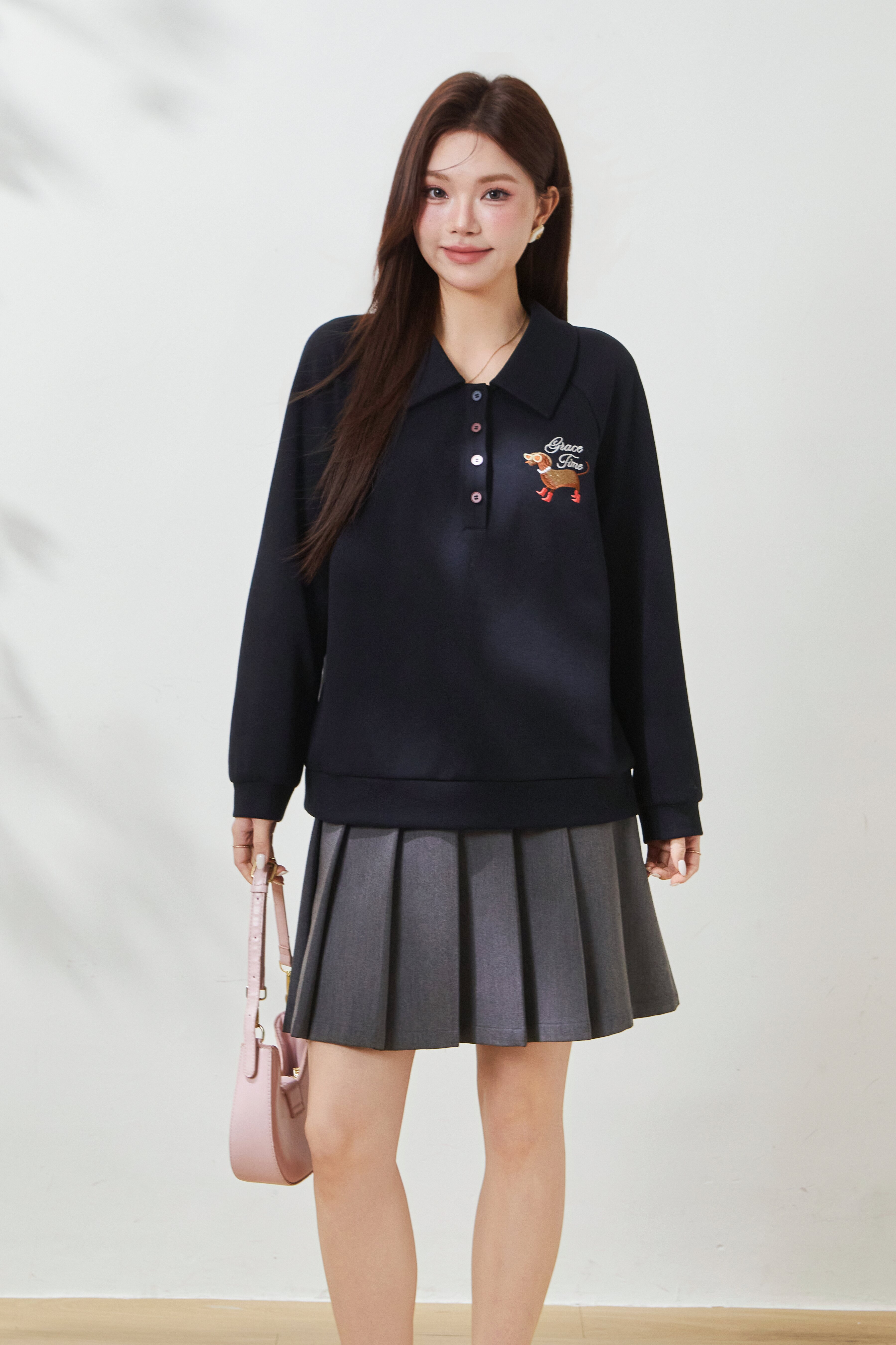 College-style embroidered loose-fitting shirt with collar FCZ7011