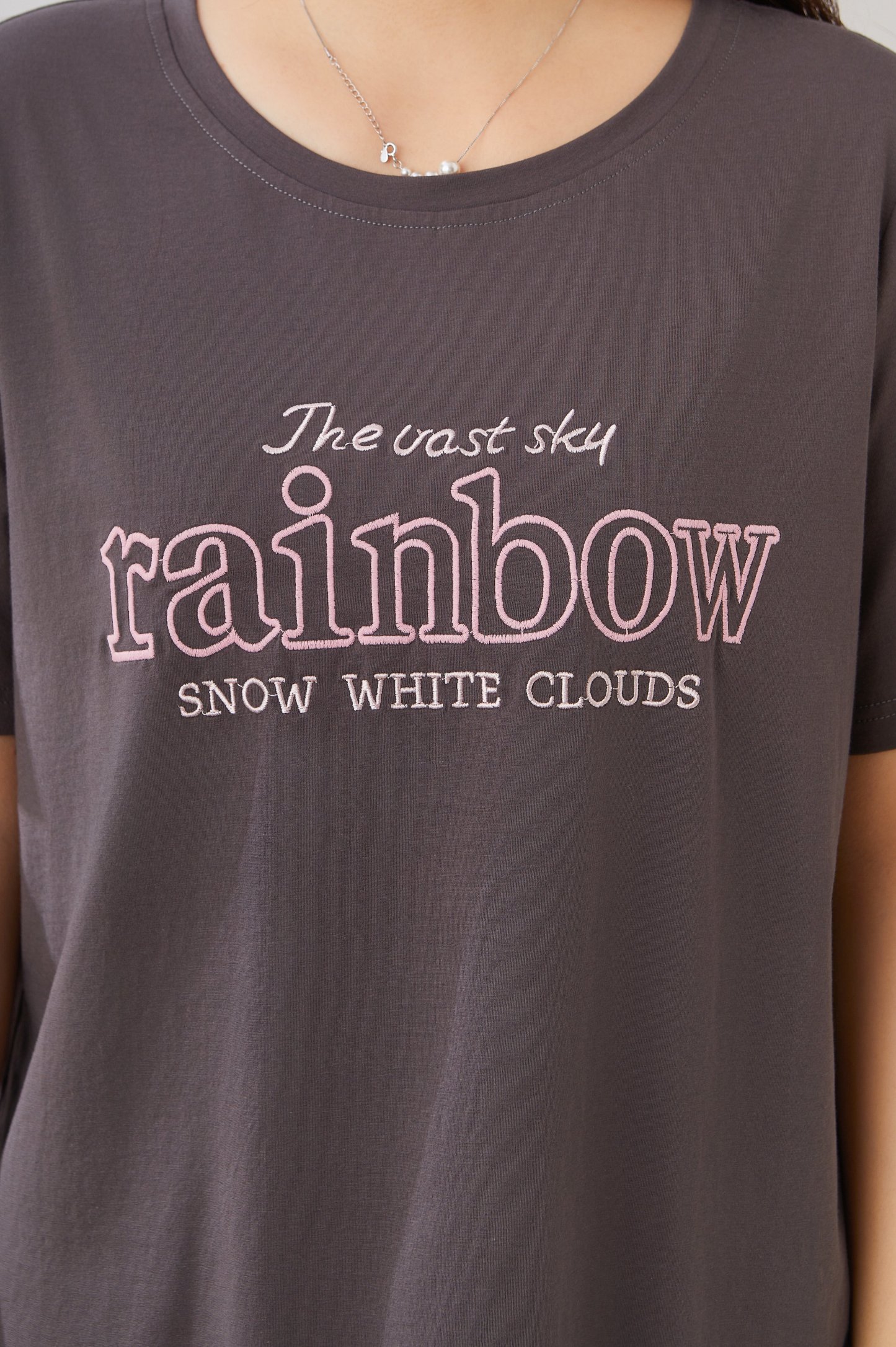 Round Neck Letter Embroidery Fashion Top EXZ2900