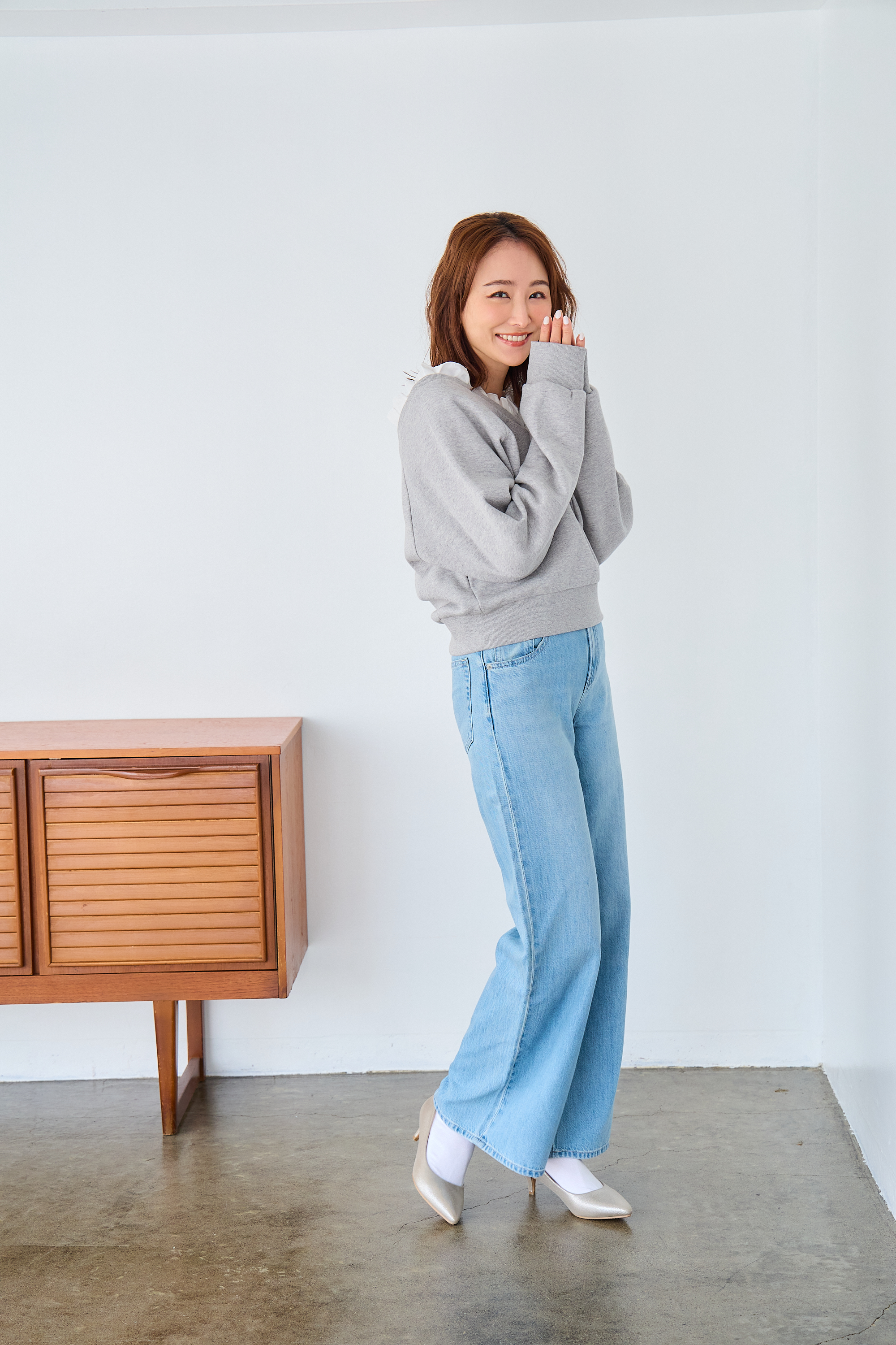 【saya×Myuコラボ】 Vネックフリルスウェットトップス(myu1203)