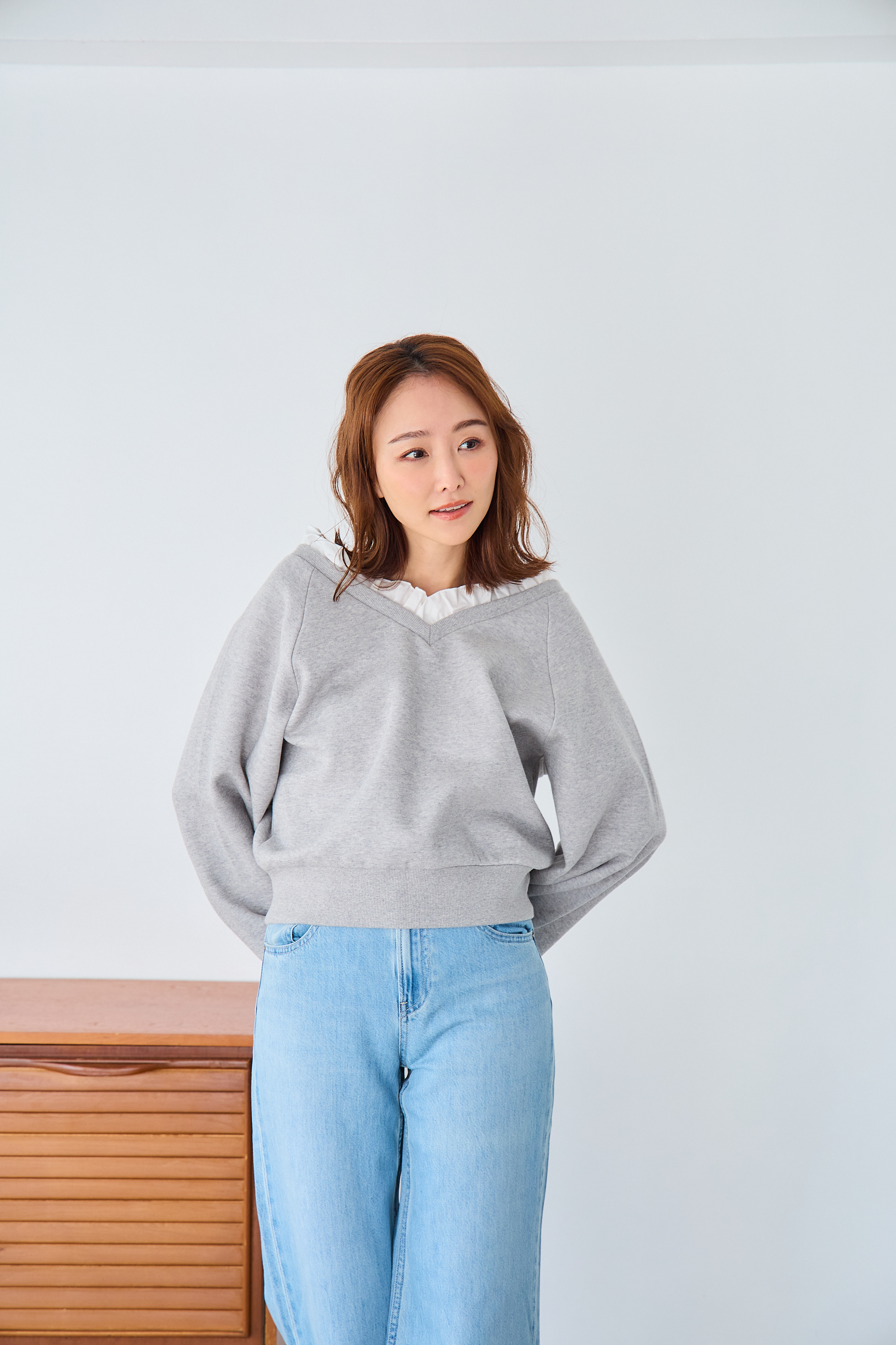 【saya×Myuコラボ】 Vネックフリルスウェットトップス(myu1203)