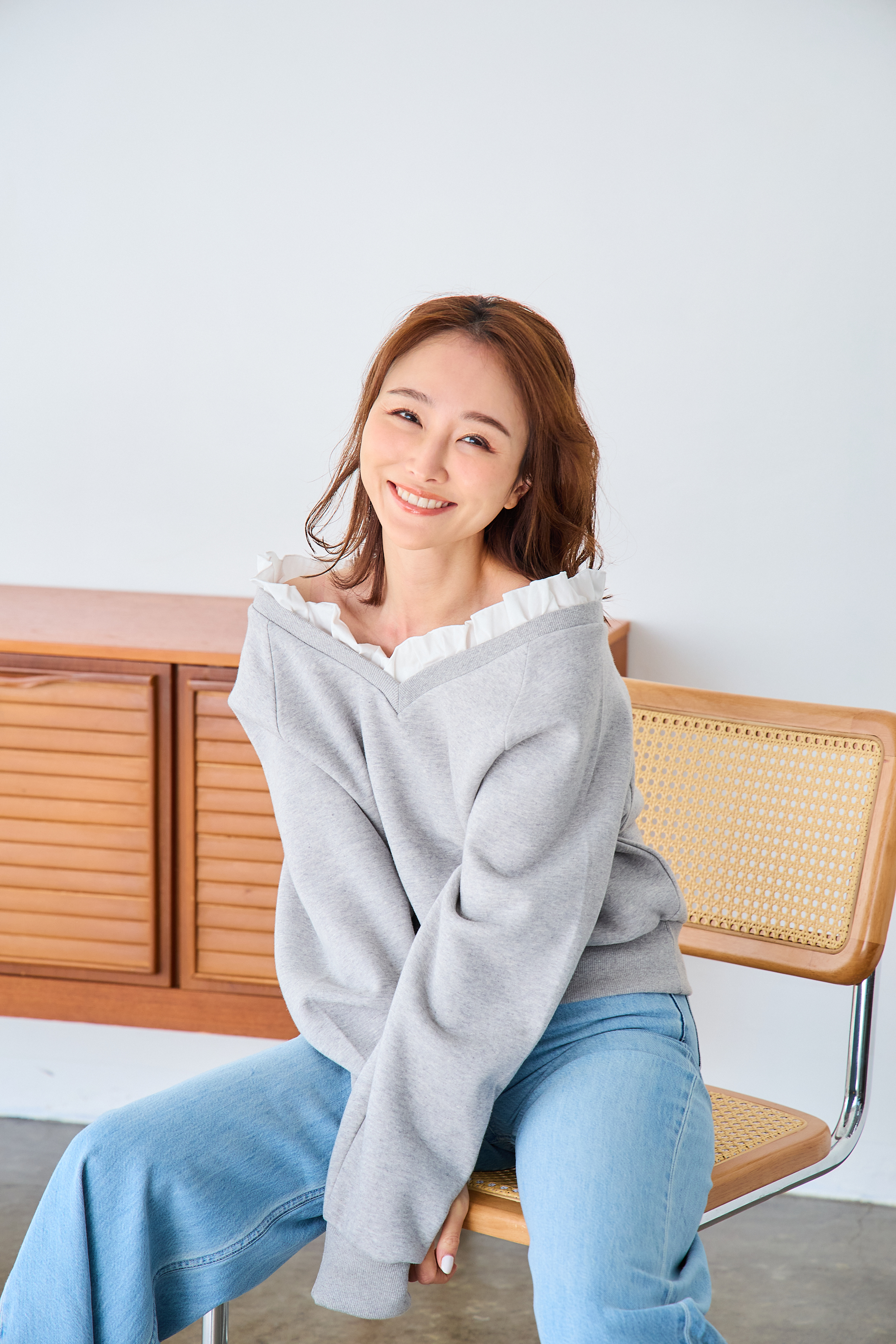 【saya×Myuコラボ】 Vネックフリルスウェットトップス(myu1203)