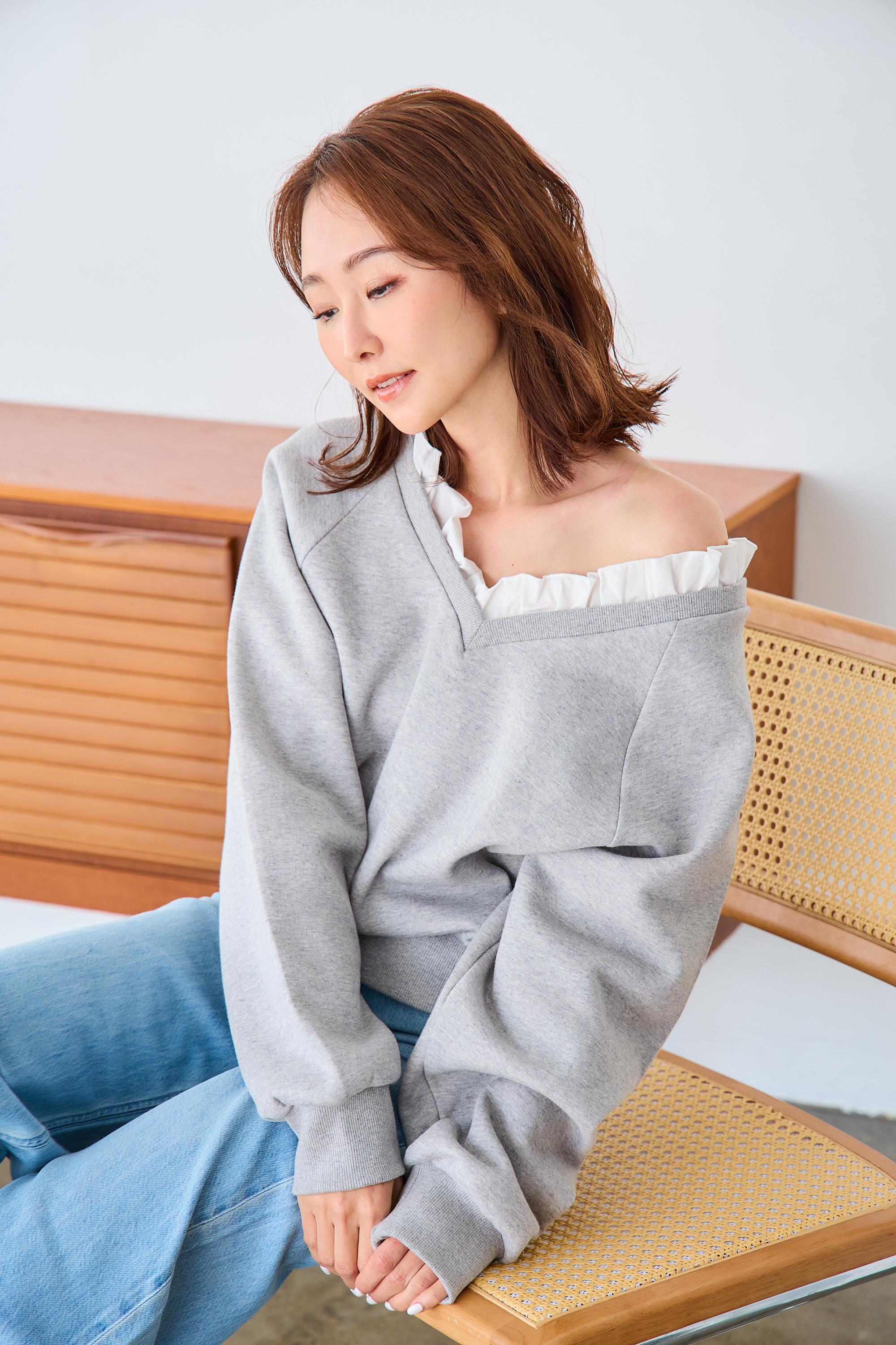 【saya×Myuコラボ】 Vネックフリルスウェットトップス(myu1203)