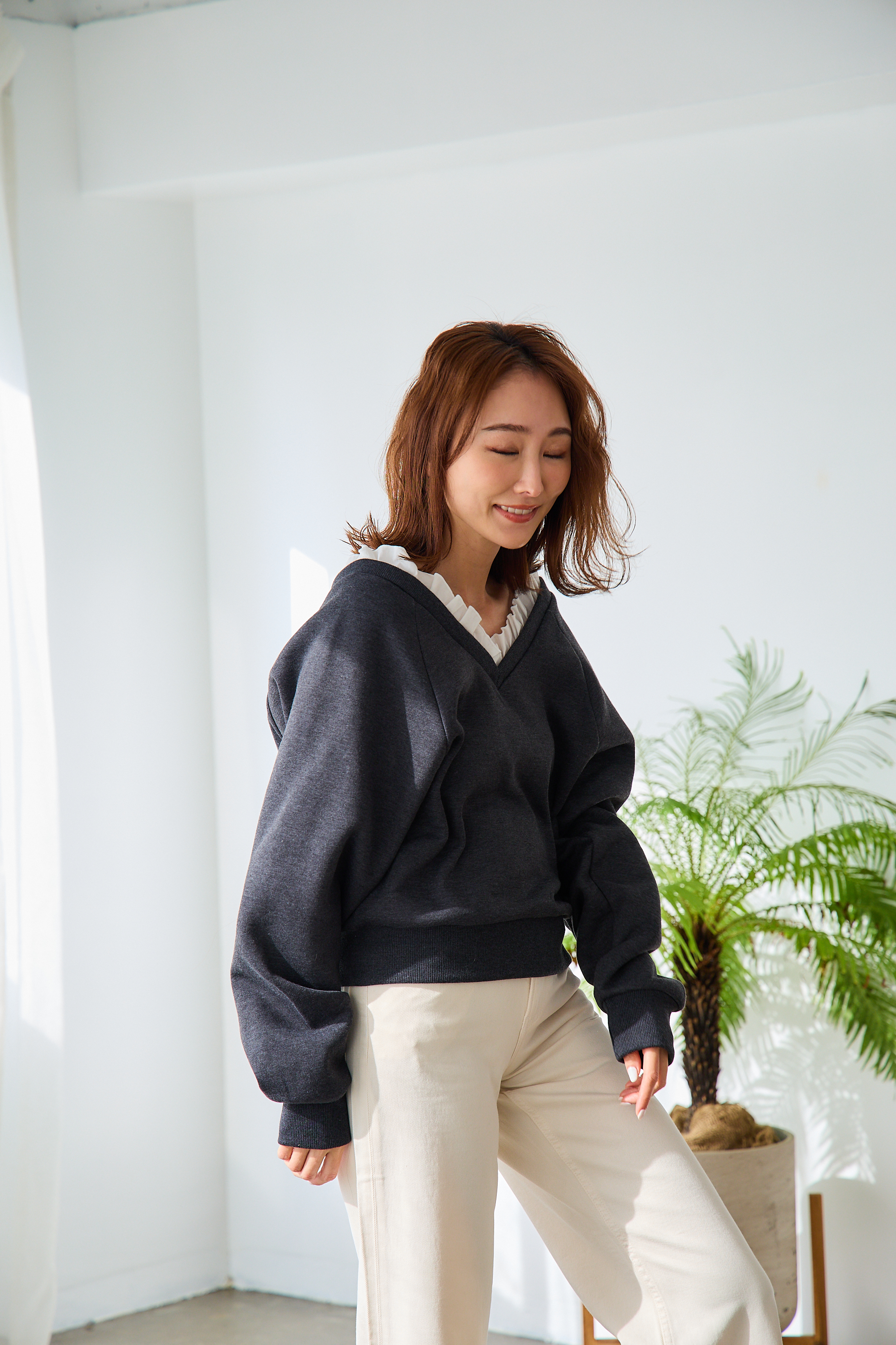 【saya×Myuコラボ】 Vネックフリルスウェットトップス(myu1203)