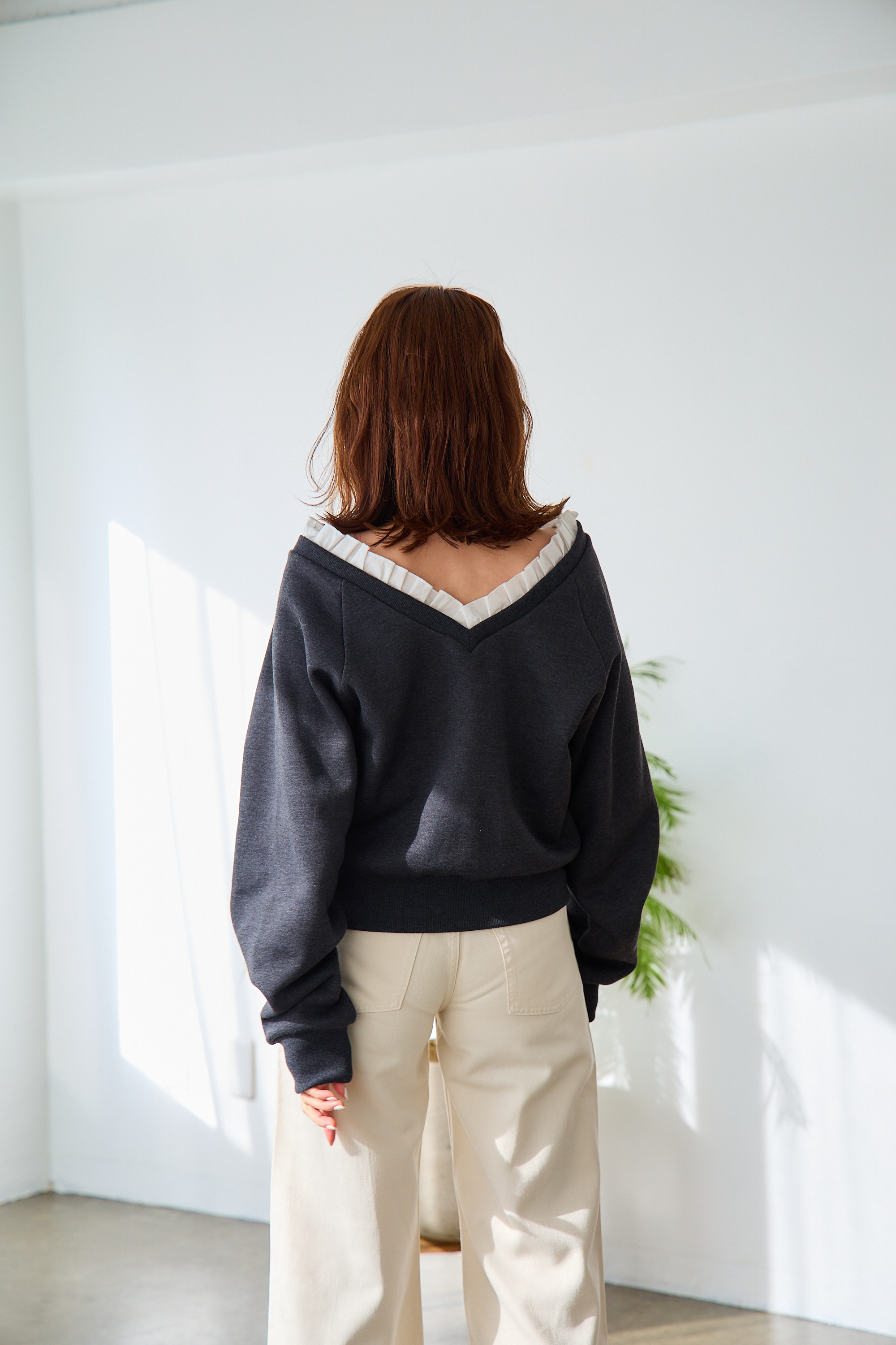 【saya×Myuコラボ】 Vネックフリルスウェットトップス(myu1203)