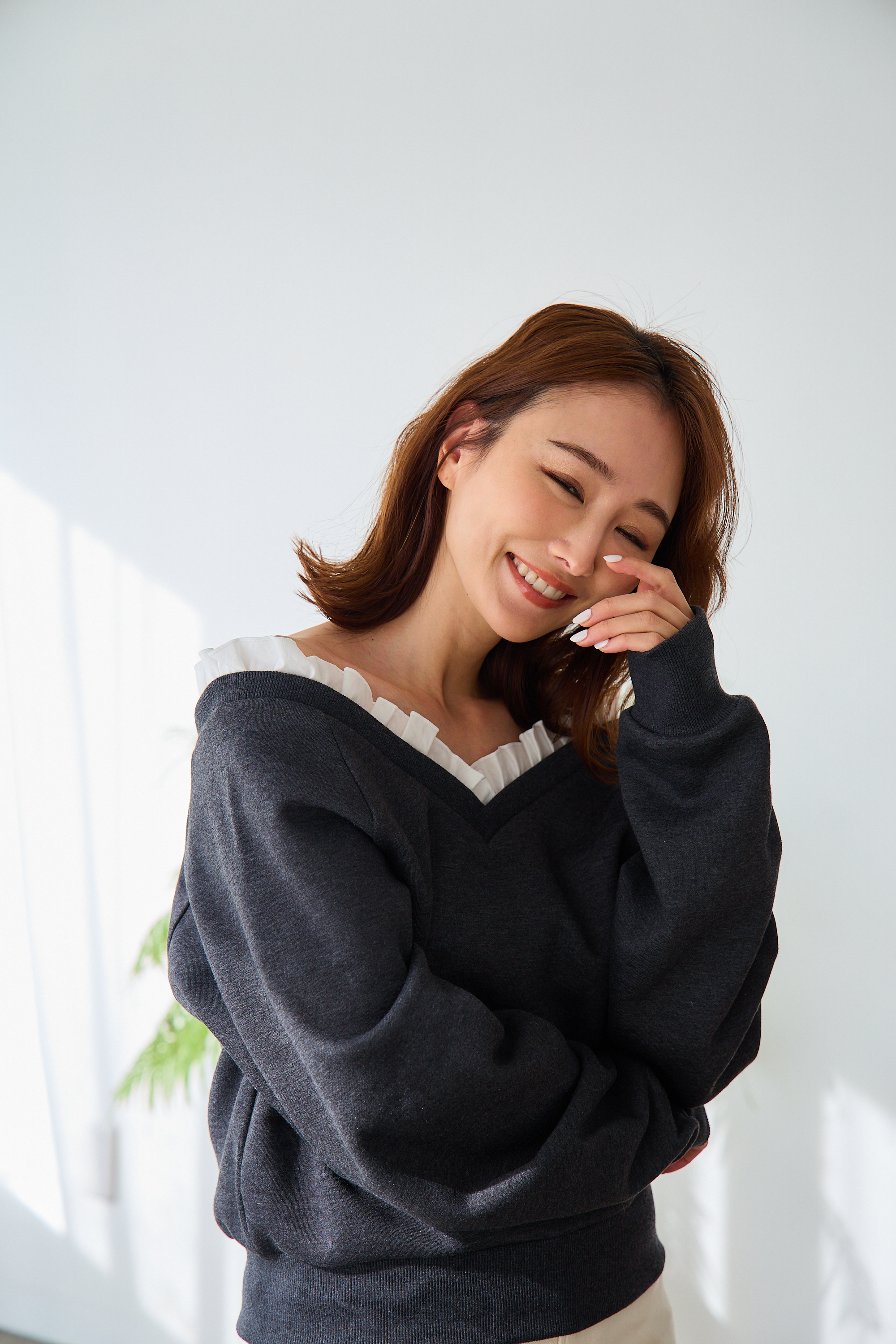 【saya×Myuコラボ】 Vネックフリルスウェットトップス(myu1203)