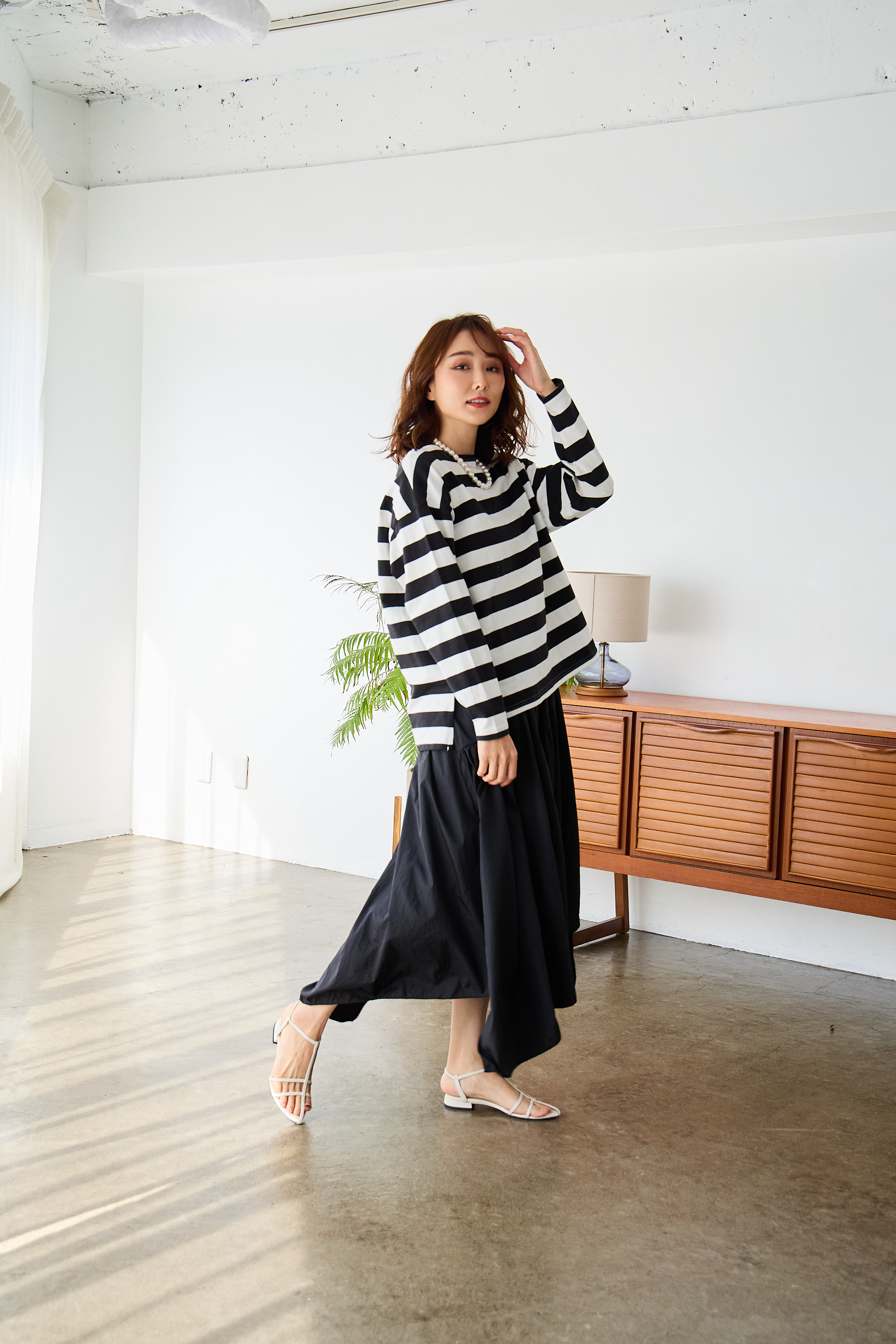 【ナイロン　アシンメトリーヘムスカート（sd）】