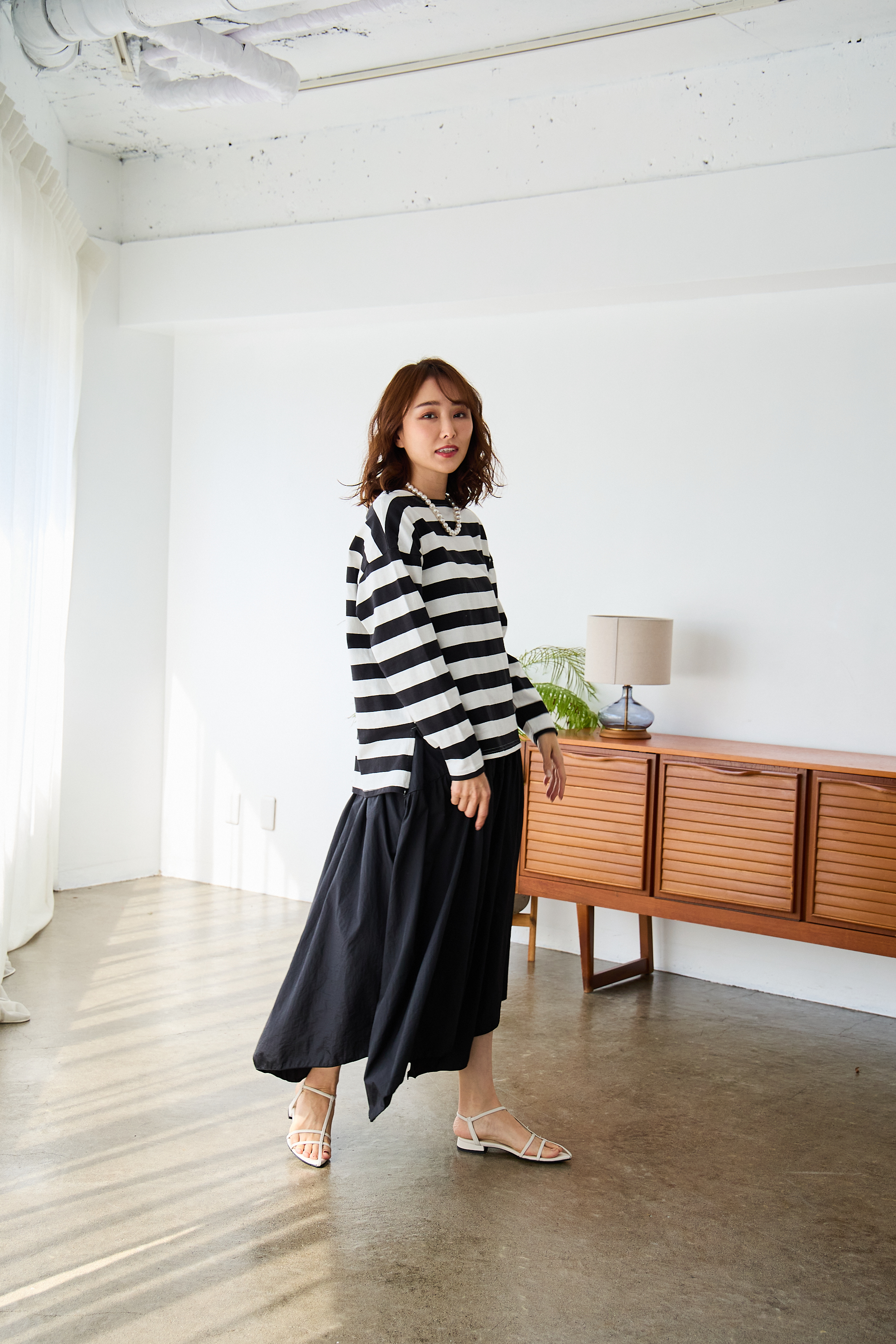 【ナイロン　アシンメトリーヘムスカート（sd）】