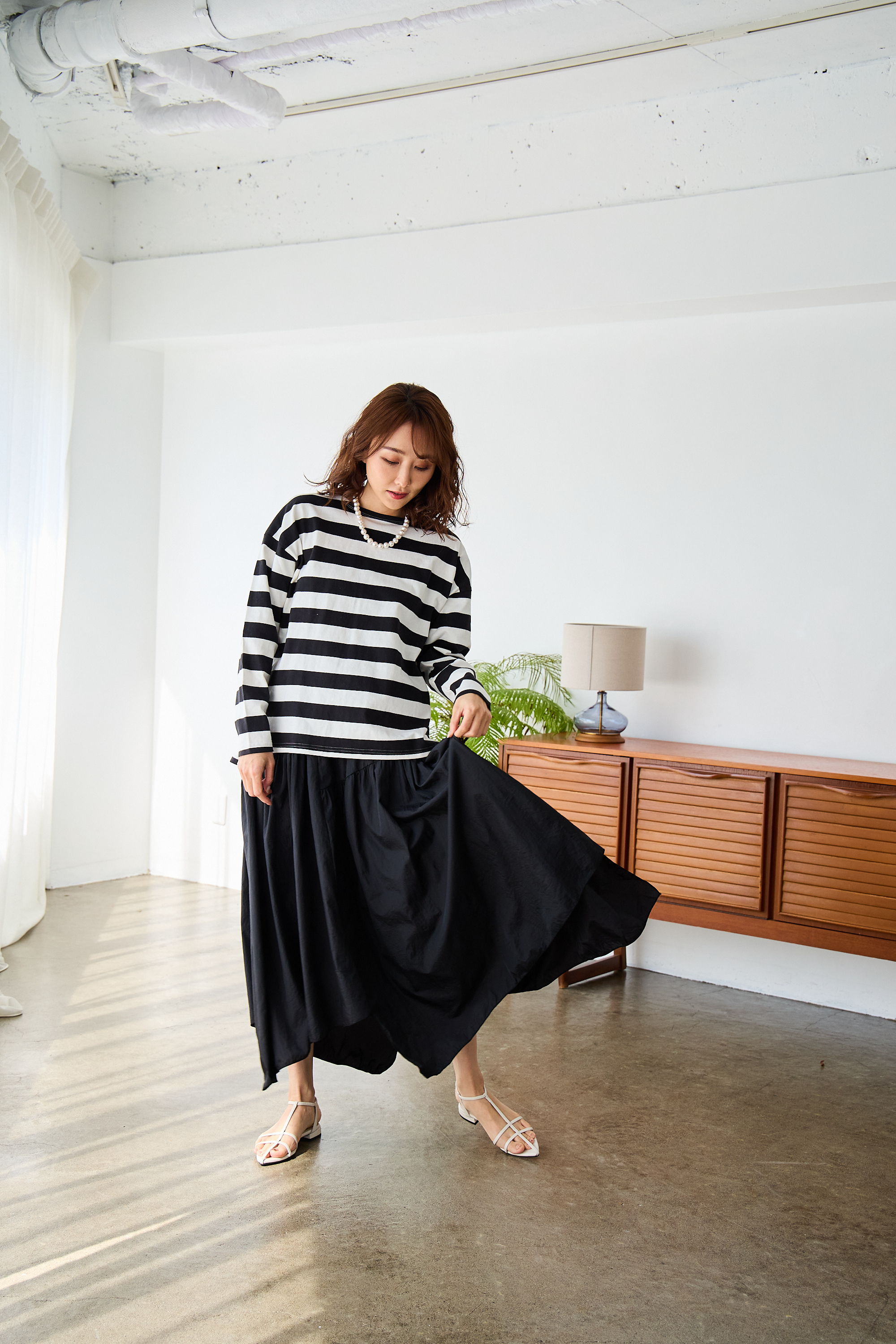 【ナイロン　アシンメトリーヘムスカート（sd）】