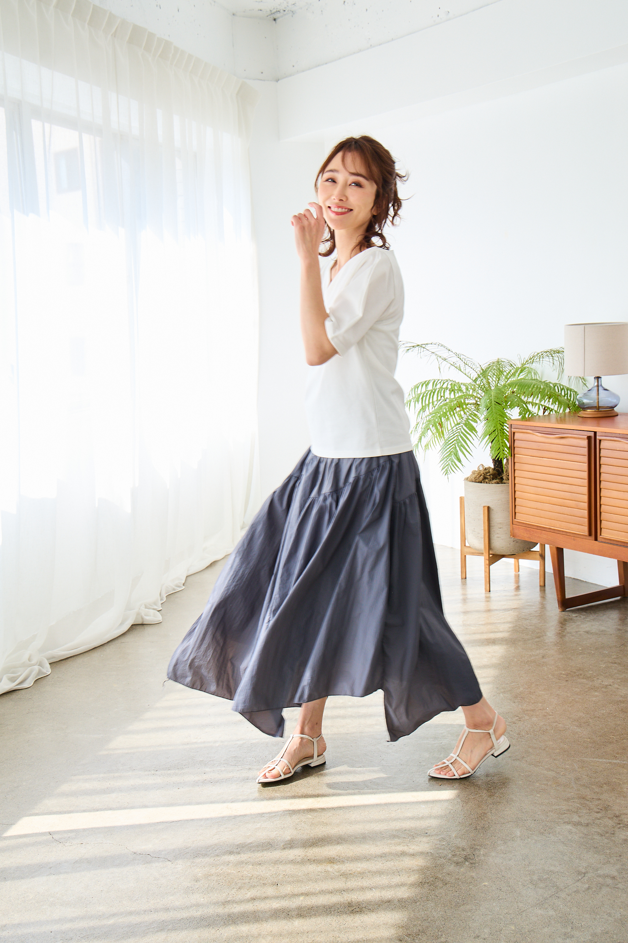 【ナイロン　アシンメトリーヘムスカート（sd）】