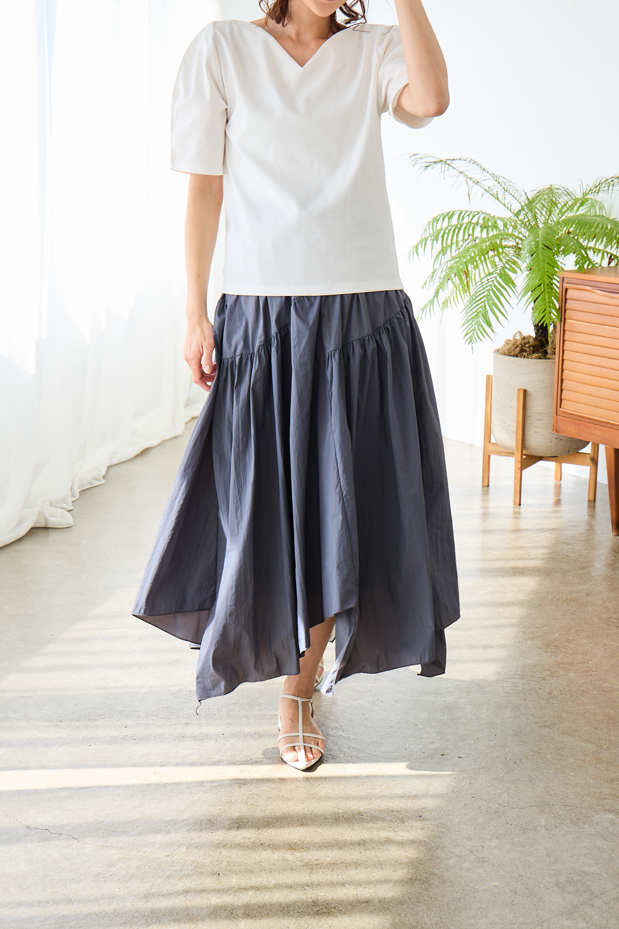 【ナイロン　アシンメトリーヘムスカート（sd）】