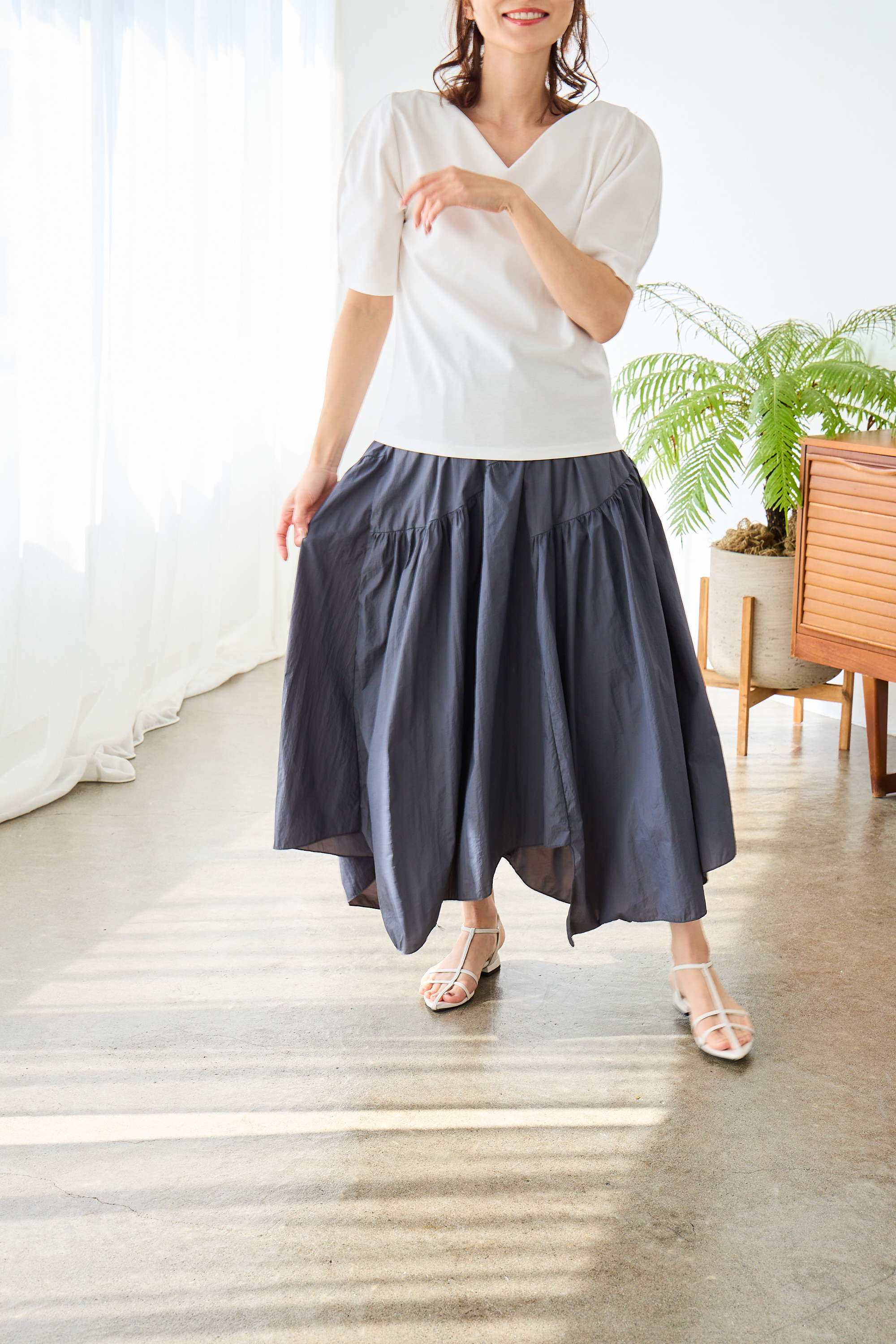 【ナイロン　アシンメトリーヘムスカート（sd）】