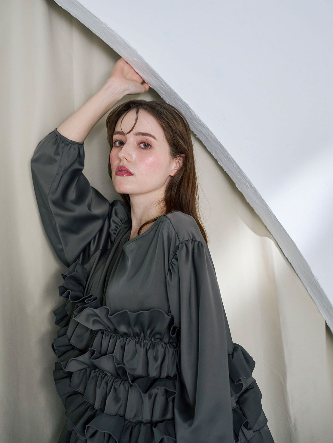 Flowerブーケサテンルーズブラウス(ma20-2509)