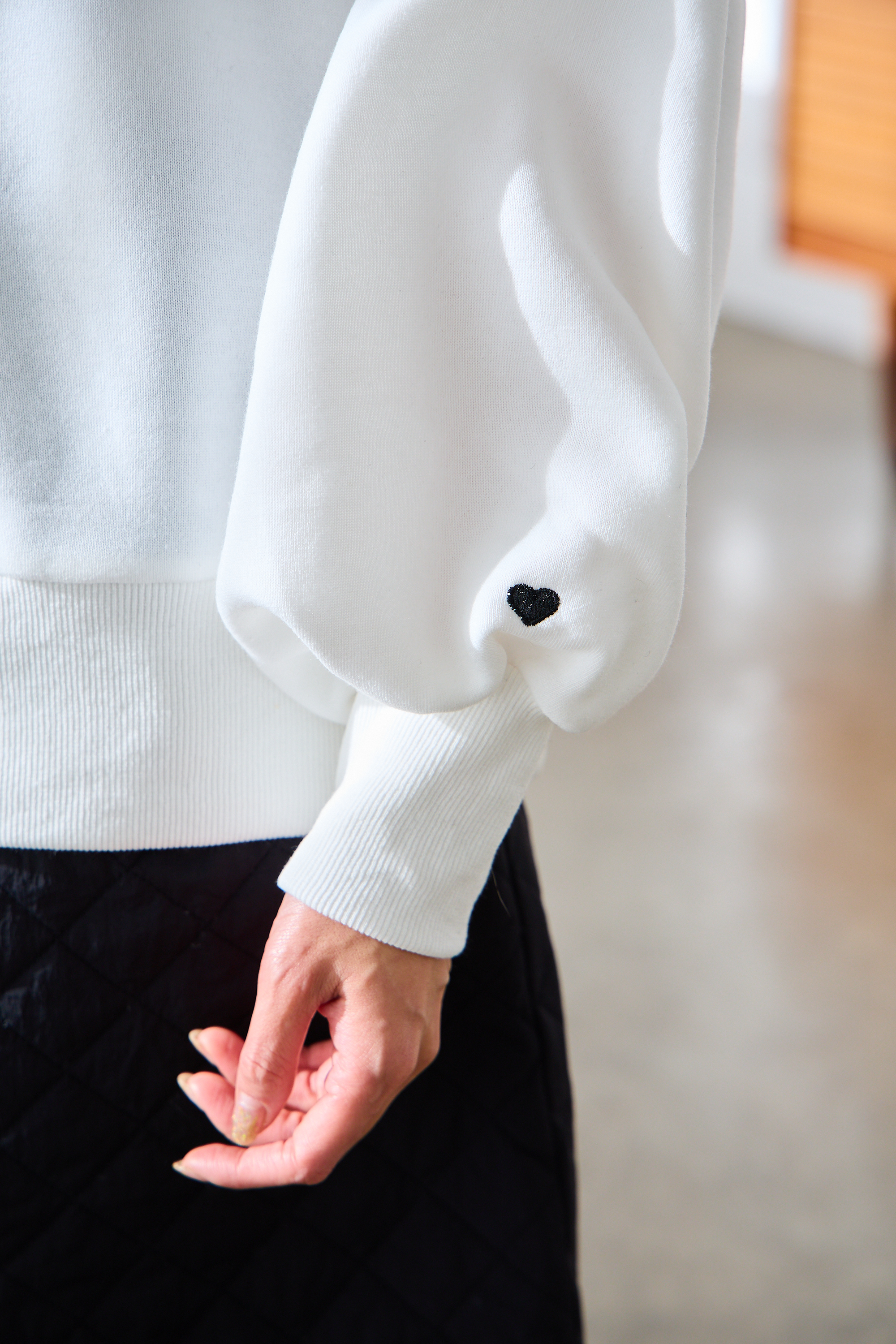 【裏起毛　刺繍入りぽわん袖プルオーバー(kbm580)】メール便OK