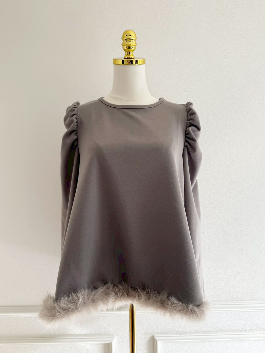 【12/8  11:00~LIVE内で新色お披露目!!】Aライン裾ファーTOPS(aj021)