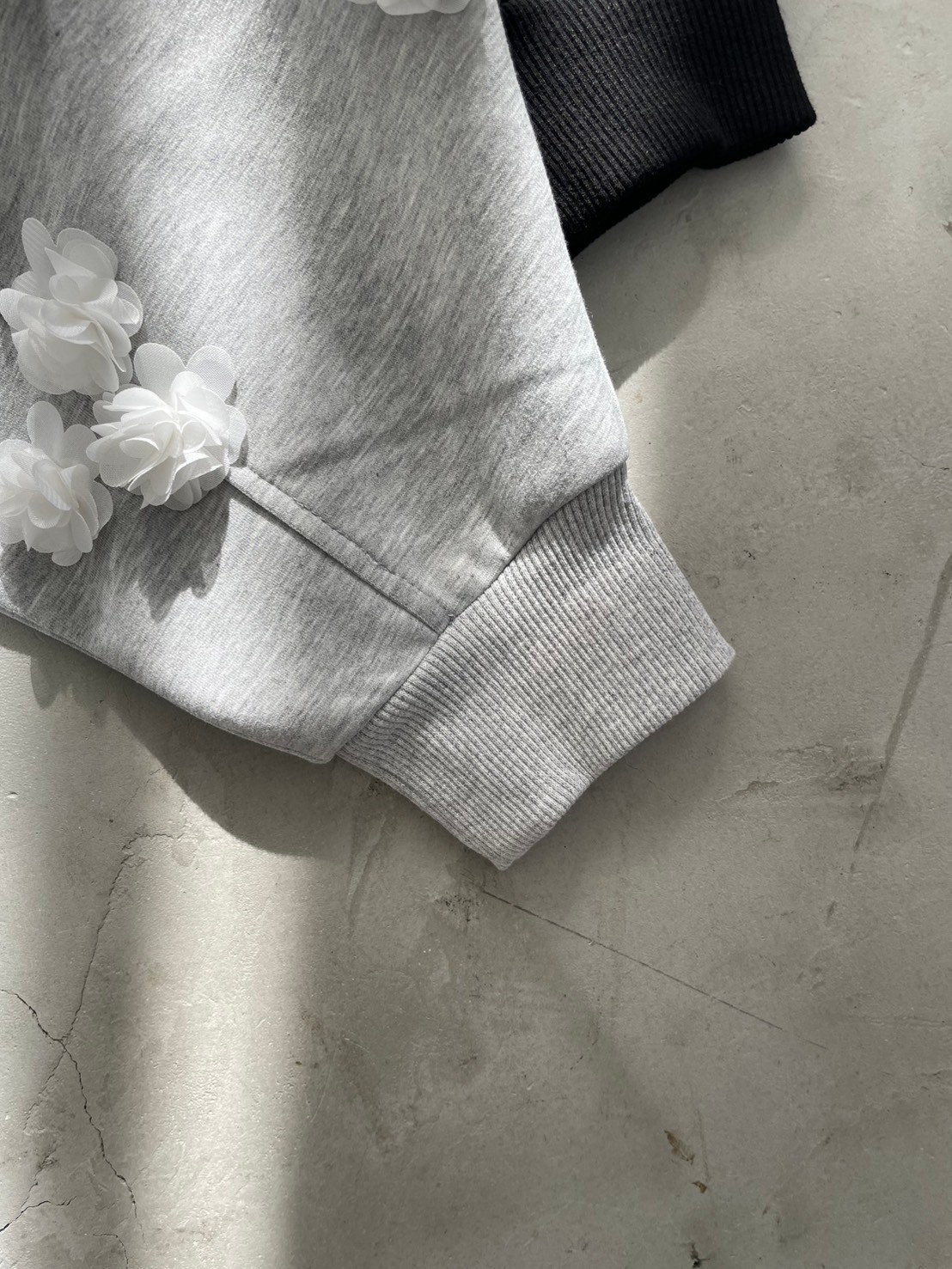 @m_i_mm_a×Myuコラボ【カーブスリーブプルオーバー(kbm599フラワー)】メール便OK