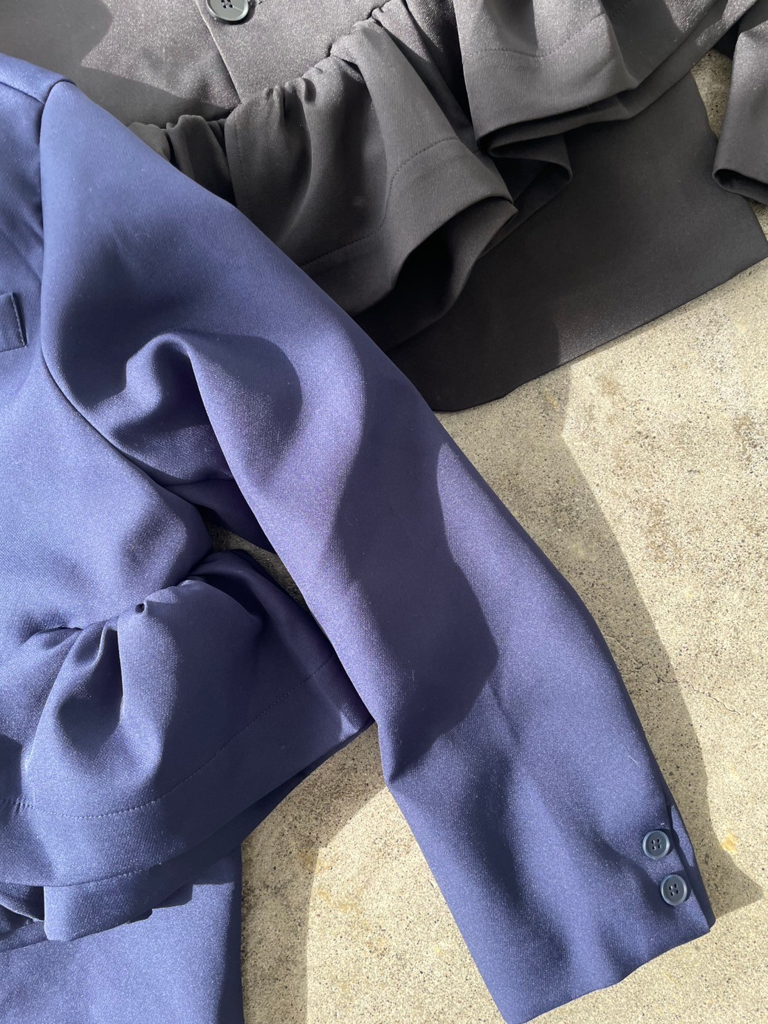 【アシンメトリー　フリル　ジャケット(kbm613)】メール便OK