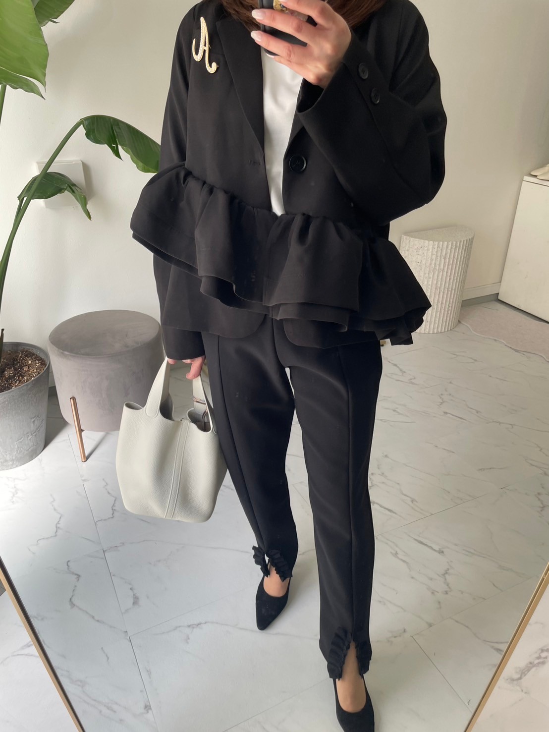 【アシンメトリー　フリルジャケット(kbm613)】メール便OK