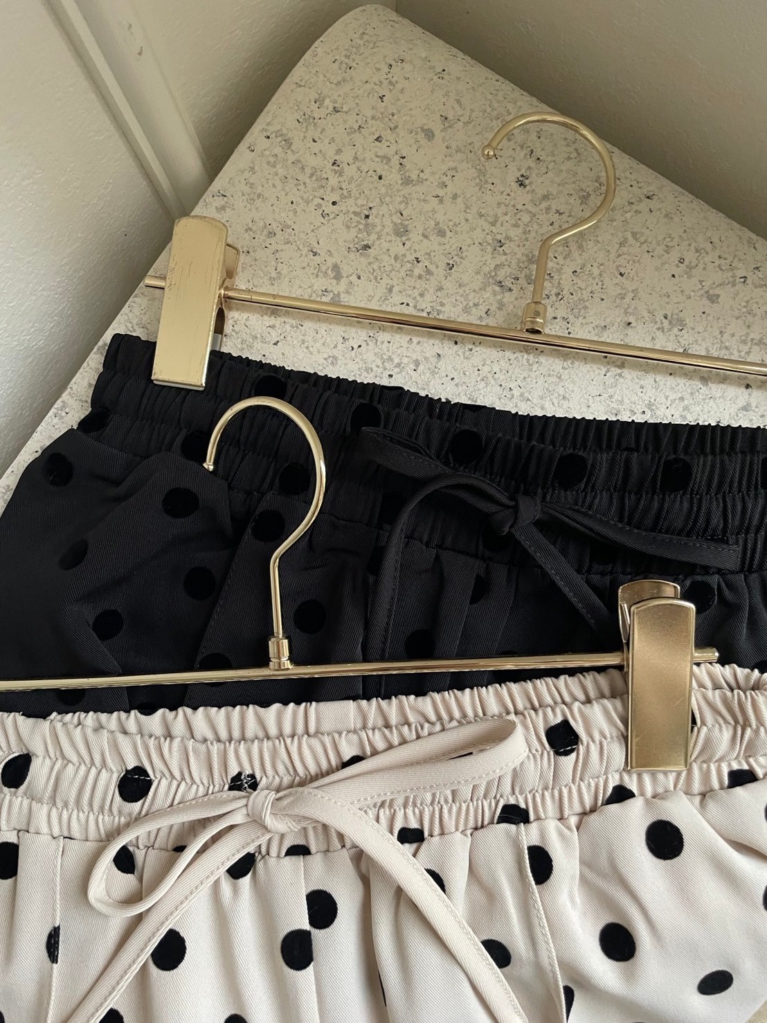 【ドット柄センターラインテーパードパンツ（sd306-3）】