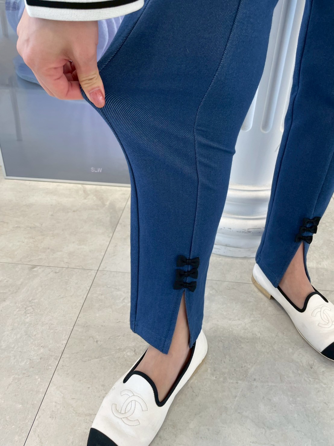 柔らかストレッチデニムリボン美脚パンツ(myu1212)