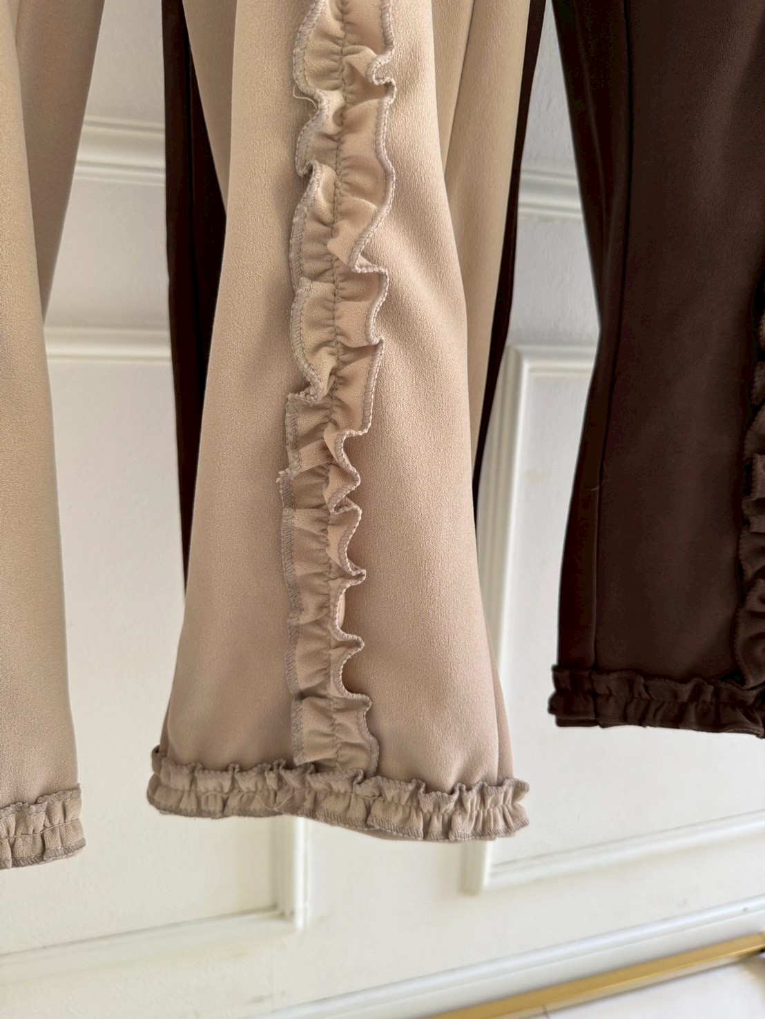 ★MAYUちゃんLIVE限定SALE★ストレッチセンターフリル体型カバーパンツ(aj020(6820))