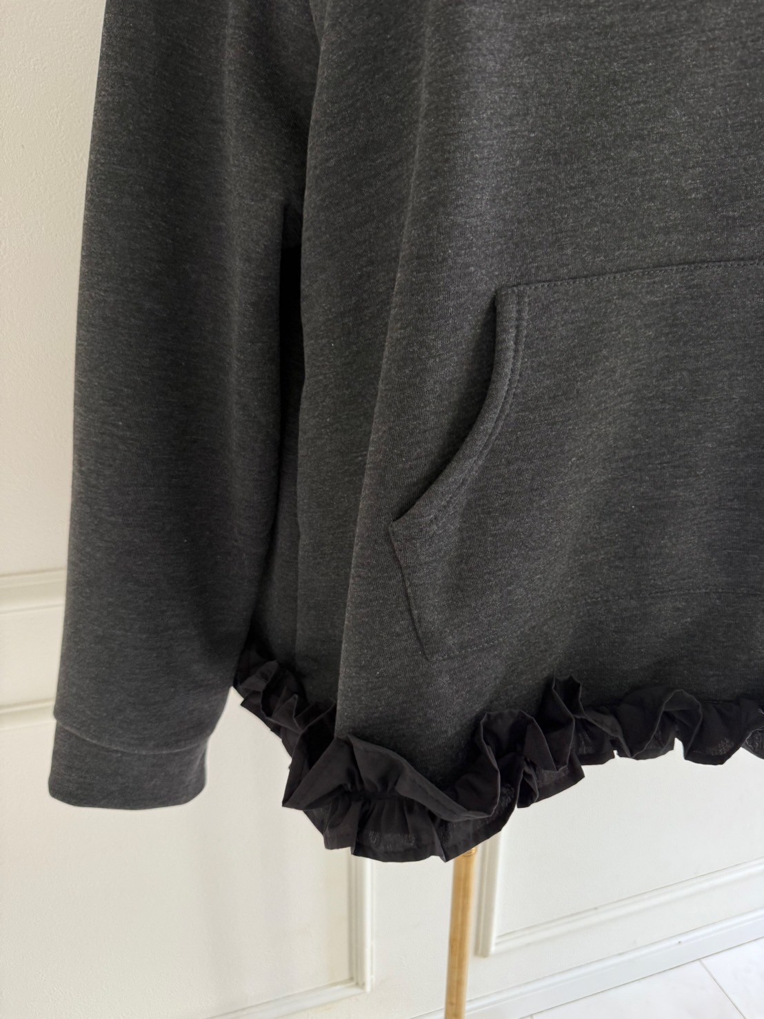 裾フリルオーバーフーディ(aj030)