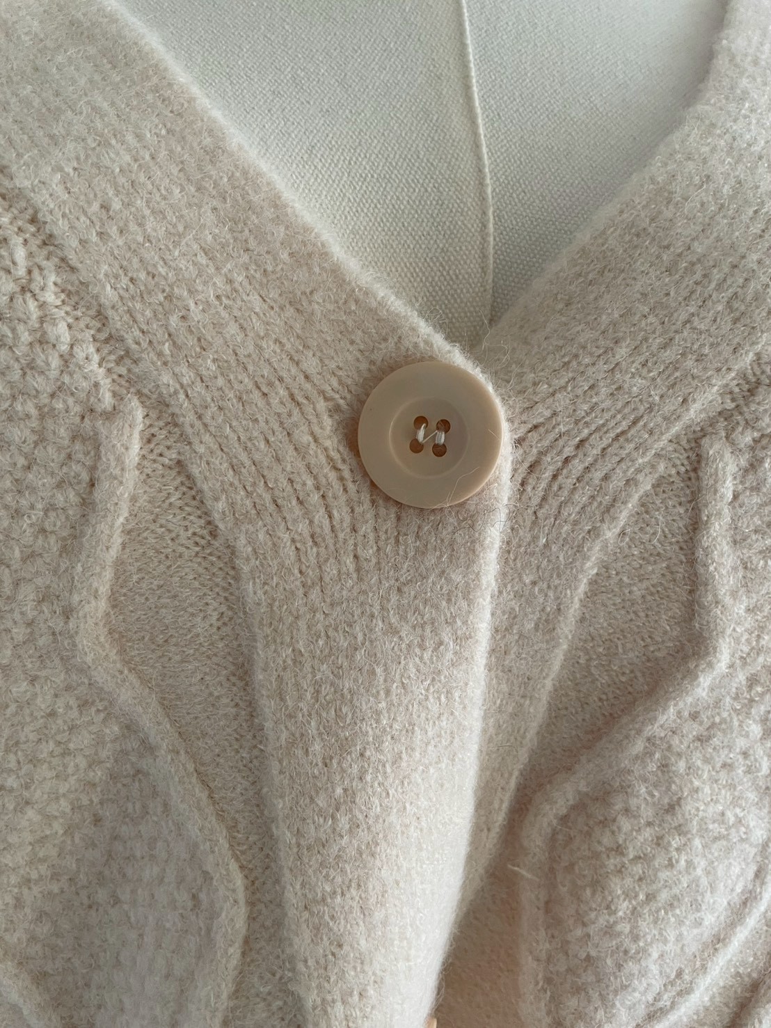 ケーブル編みオーバーニットカーディガン(SZ11-22)