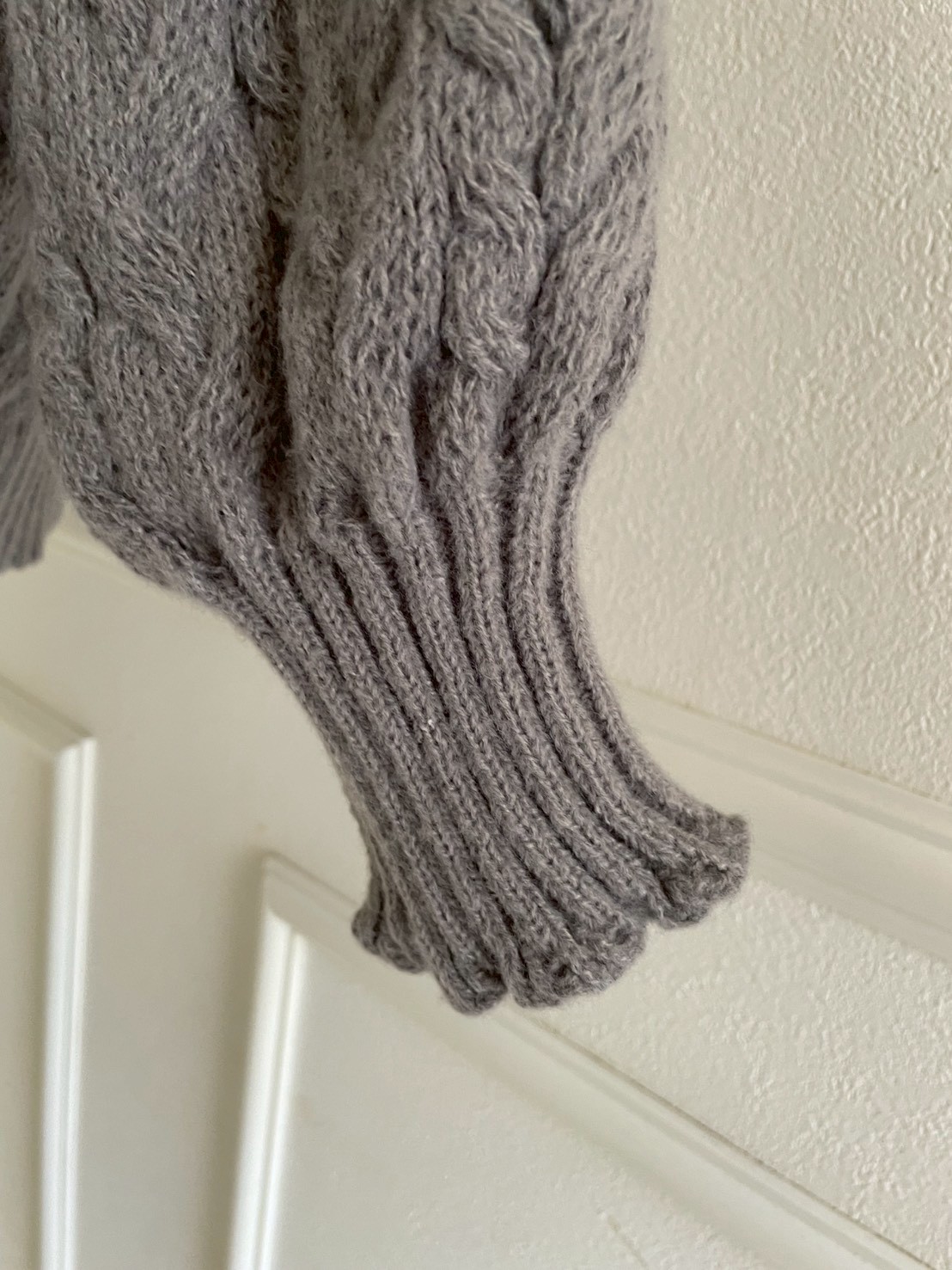 ケーブル編みVネックオーバーニット(SZ11-15)