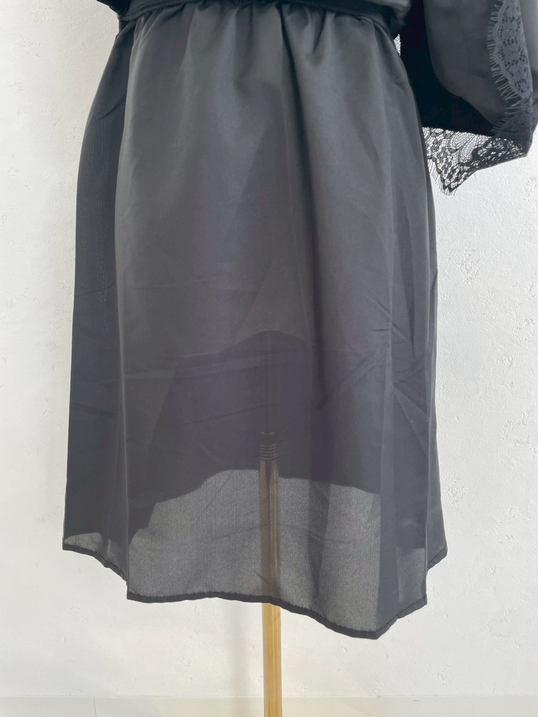 アシンメトリー裾レースサテンスカート(sz25)