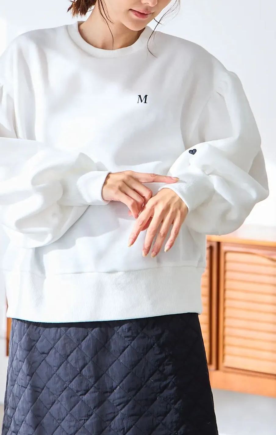 【裏起毛　刺繍入りぽわん袖プルオーバー(kbm580)】メール便OK