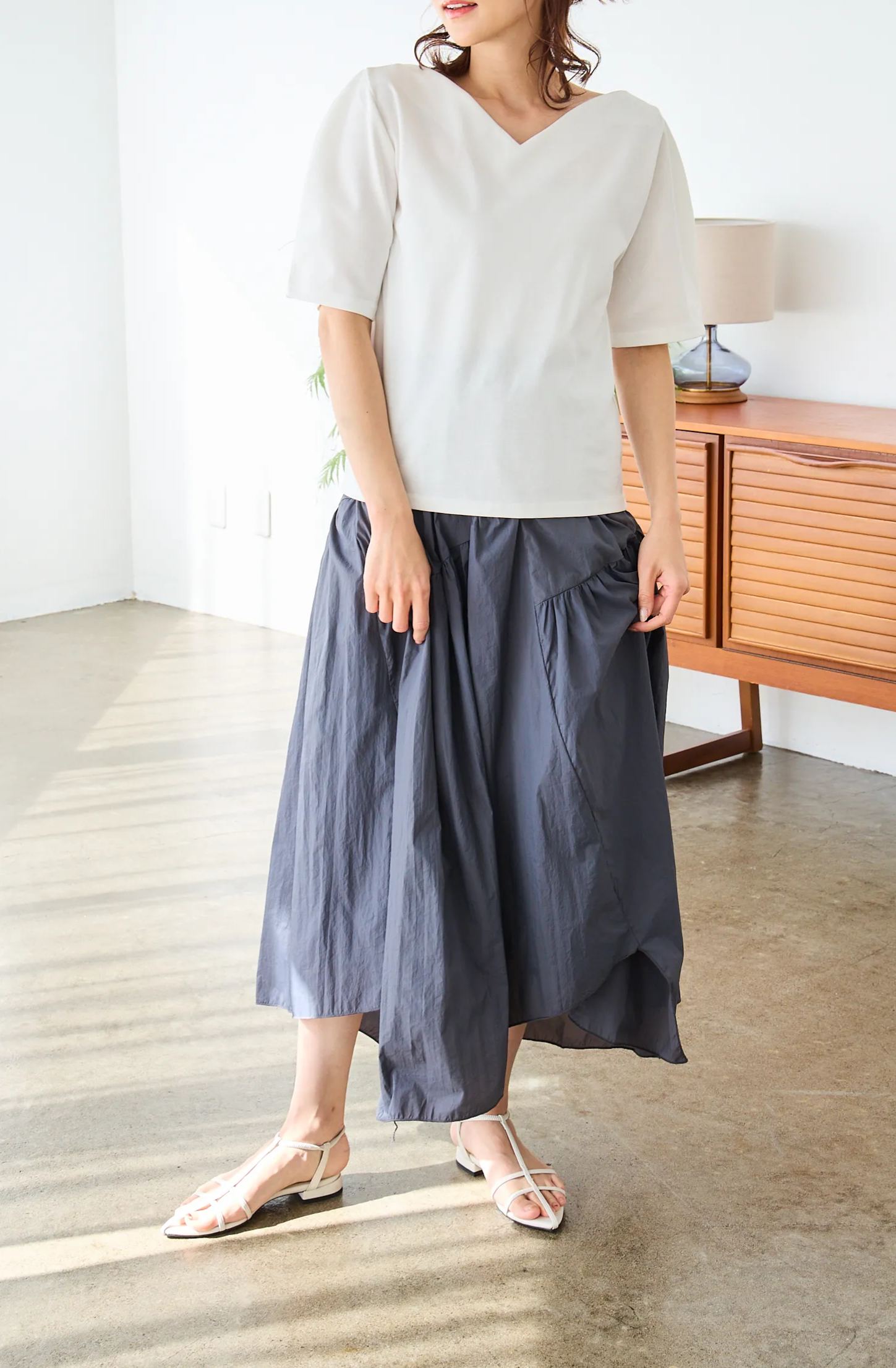 【ナイロン　アシンメトリーヘムスカート（sd）】