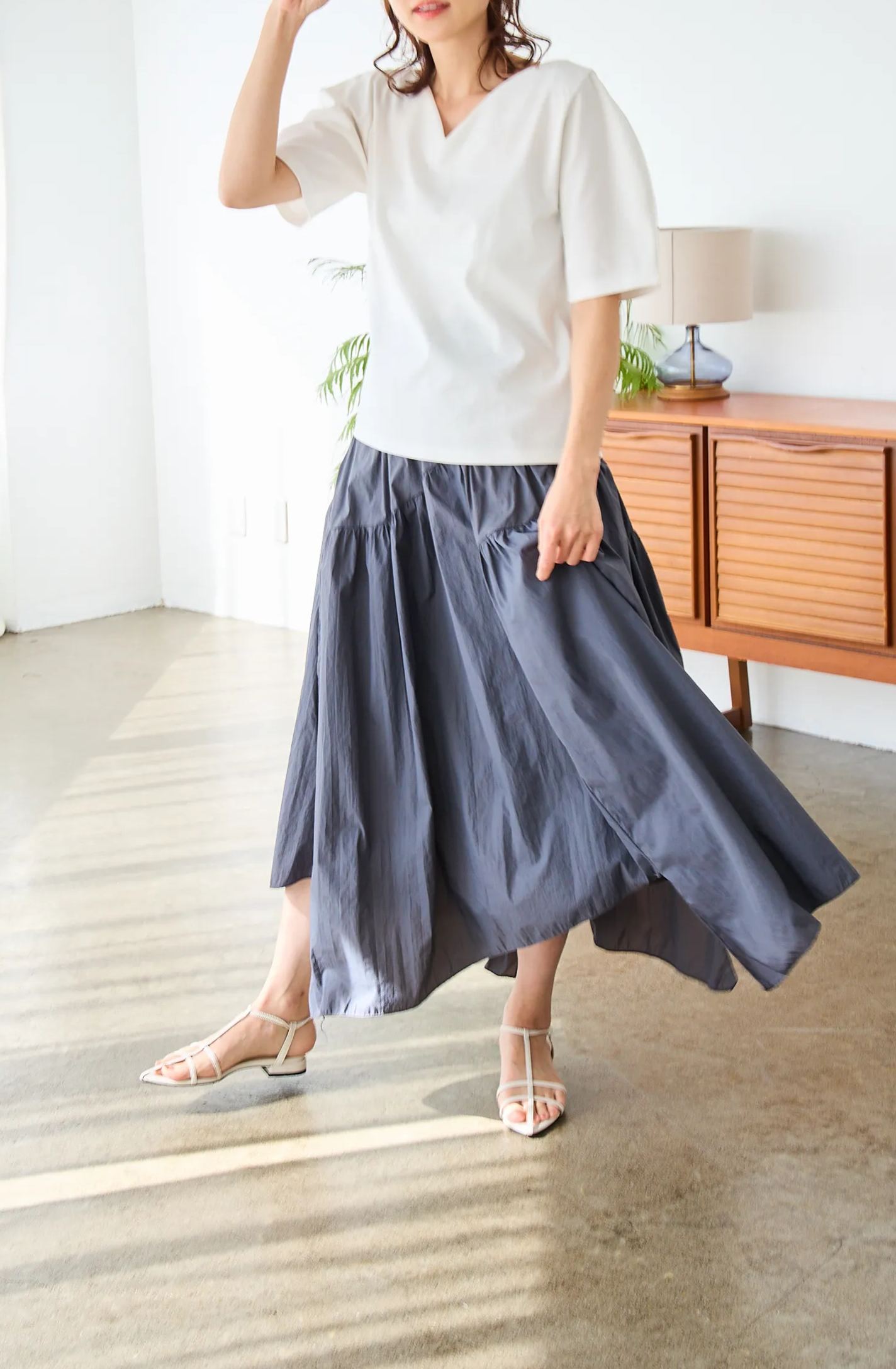 【ナイロン　アシンメトリーヘムスカート（sd）】