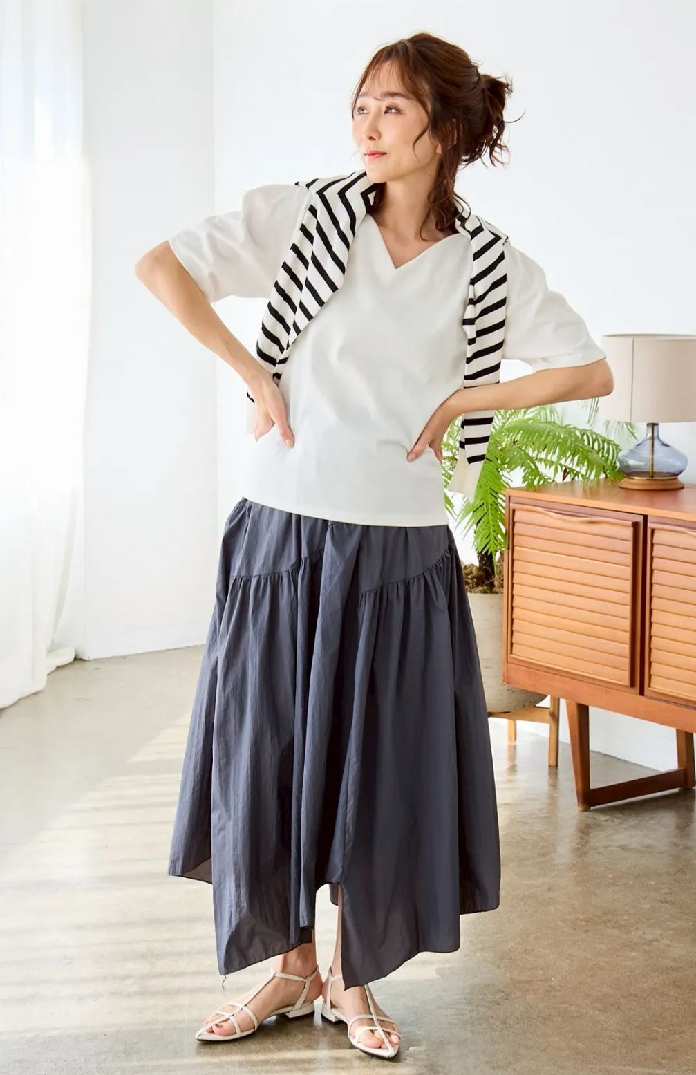 【Vネック美ラインTシャツ(myu39)】メール便OK