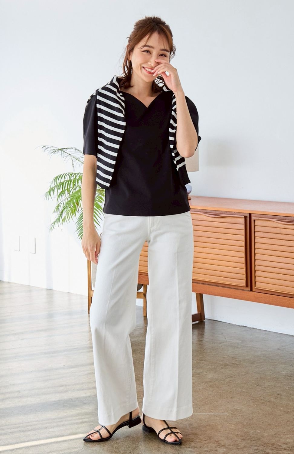 【Vネック美ラインTシャツ(myu39)】メール便OK